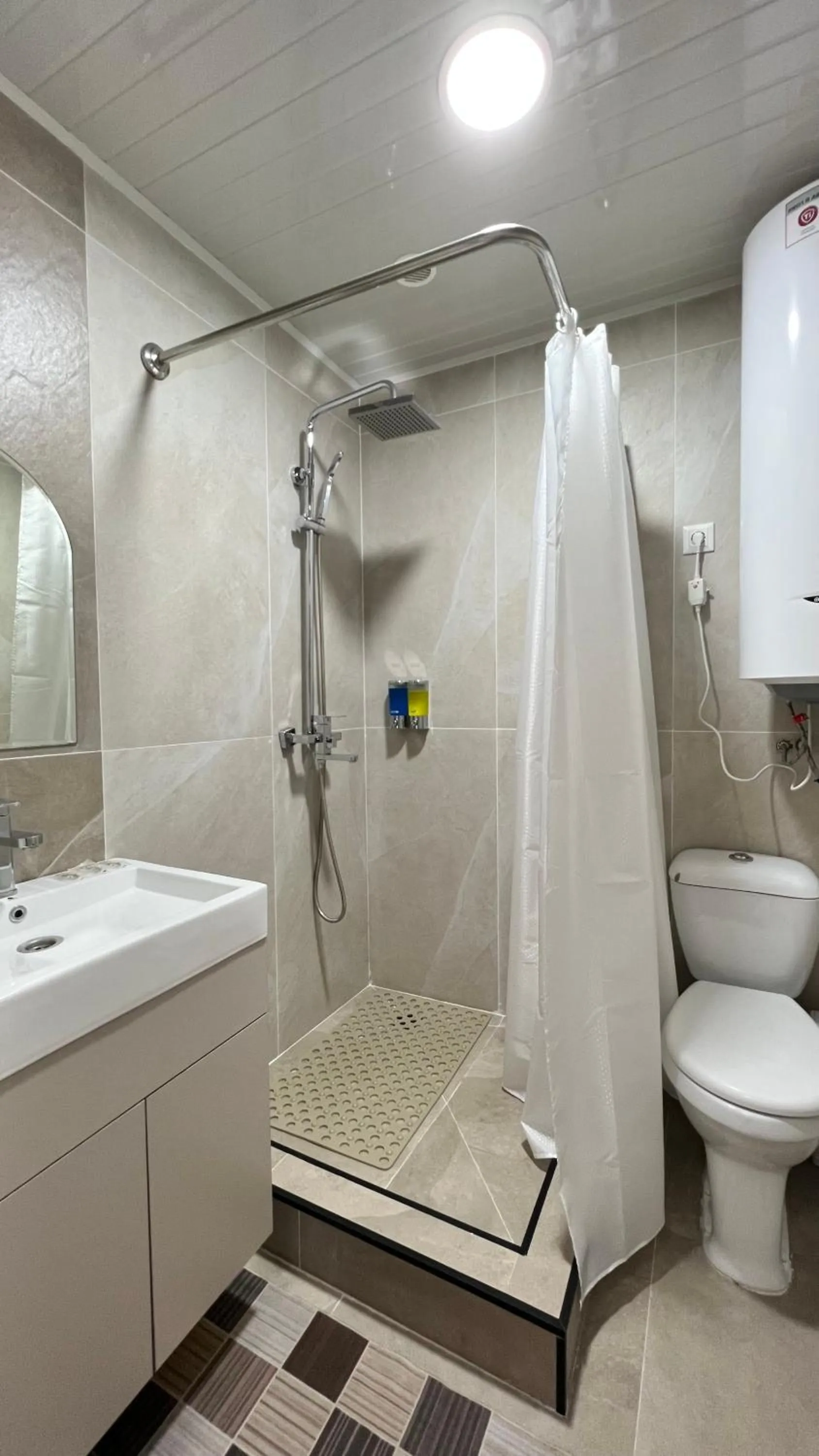 Shower in Caravan Hotel