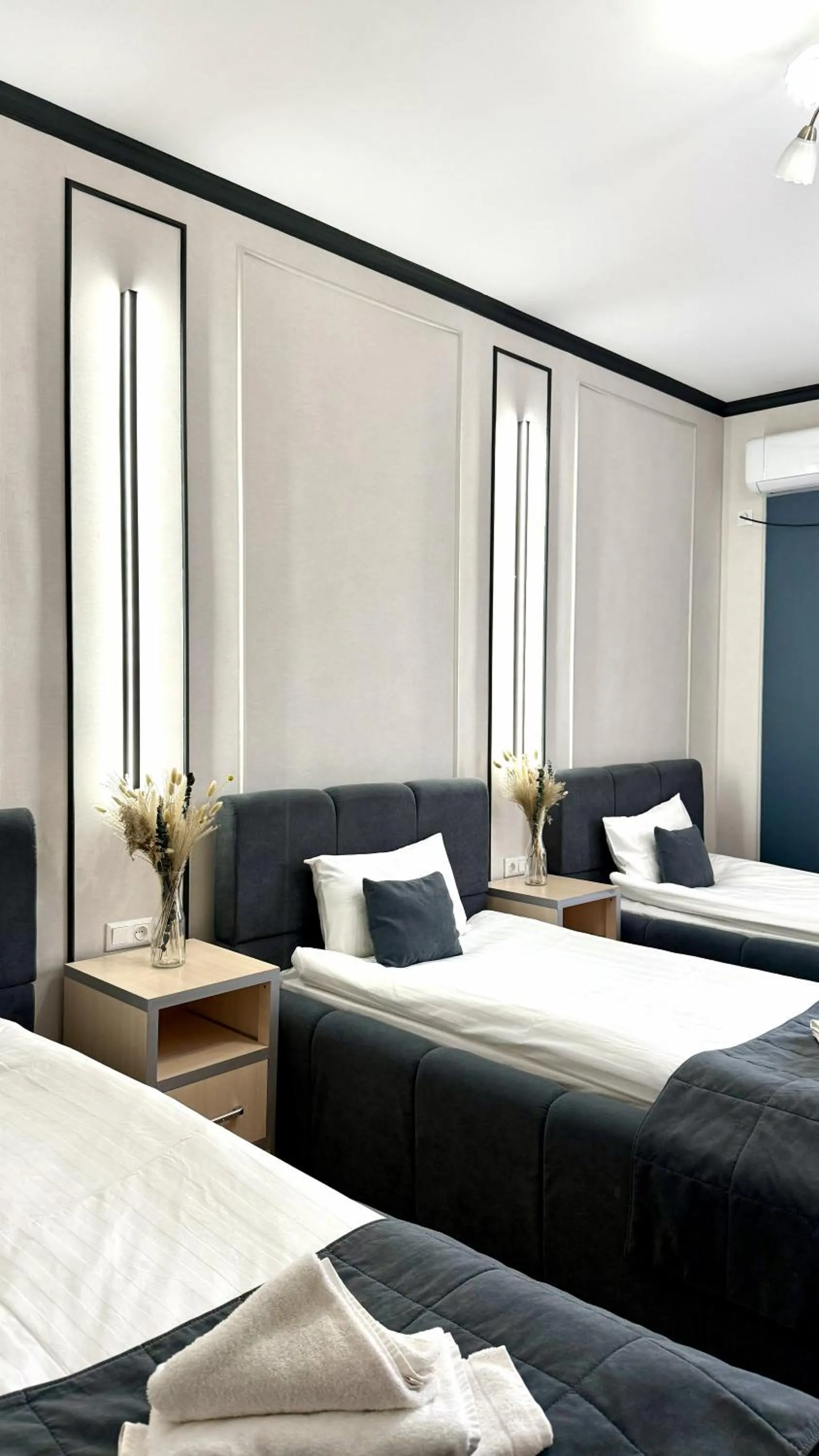 Bed in Caravan Hotel