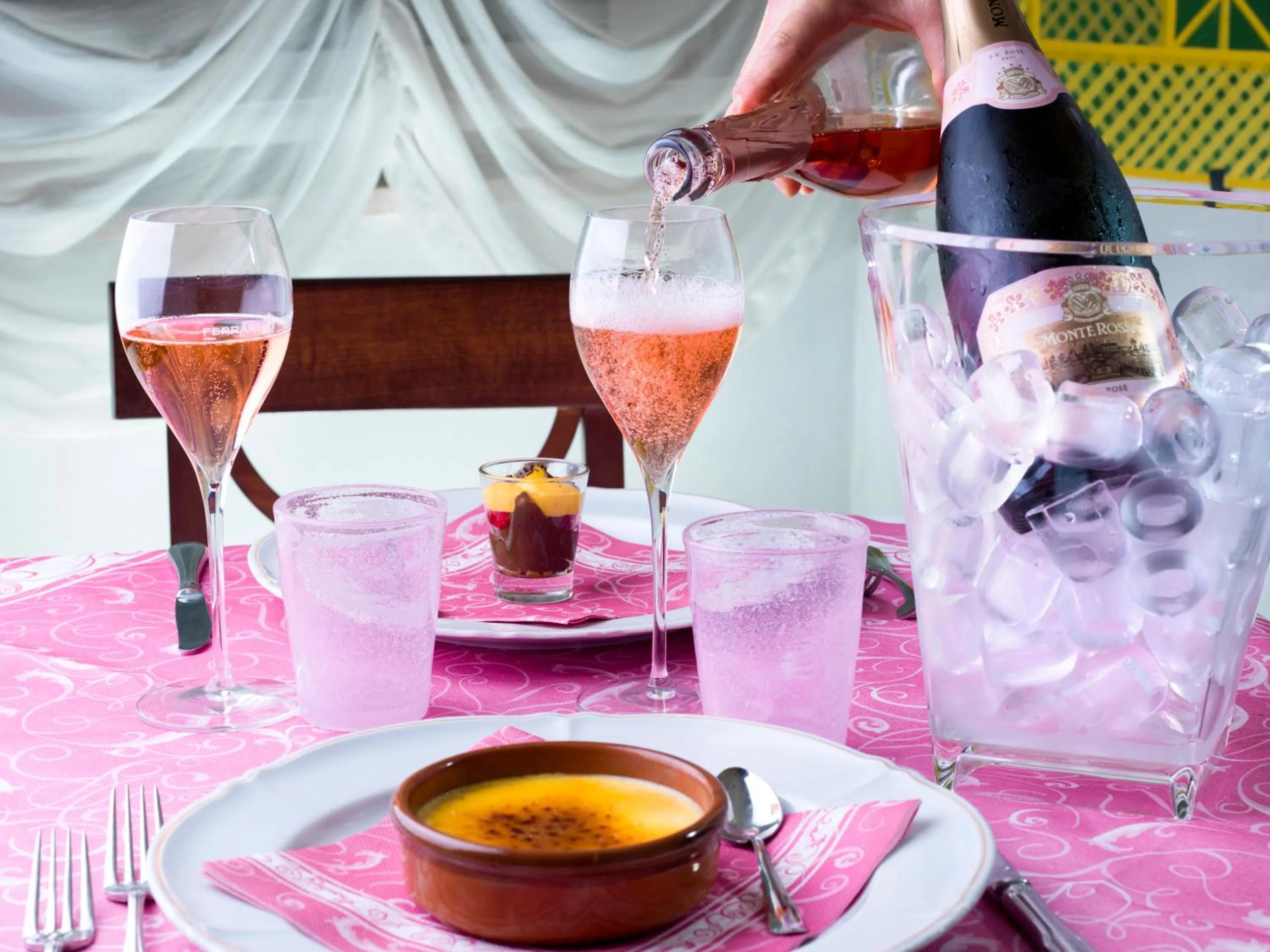 Food and drinks in Atilius Hotel & Suites