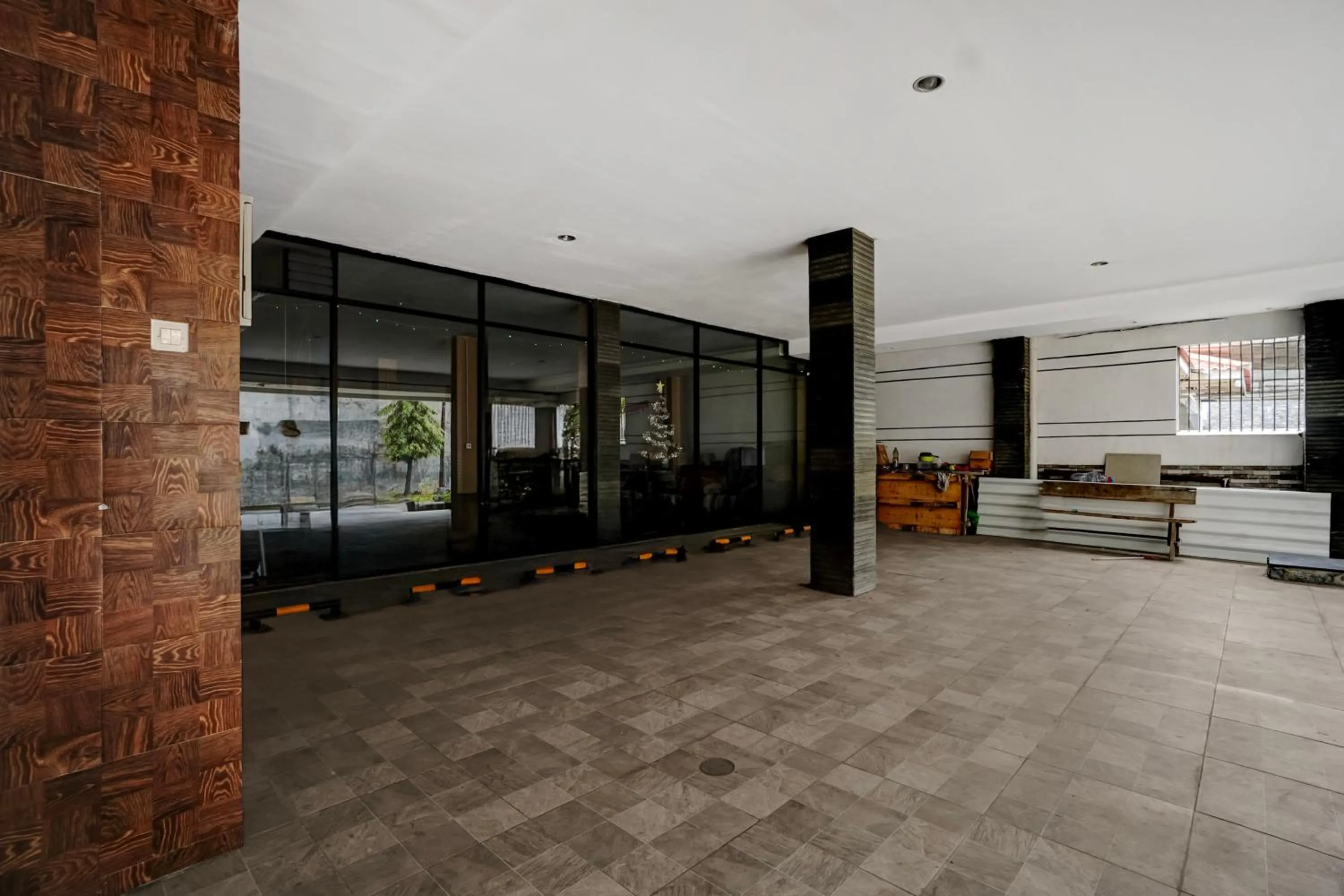 Parking in Hotel O near Ciputra World Surabaya formerly Darmo Residence