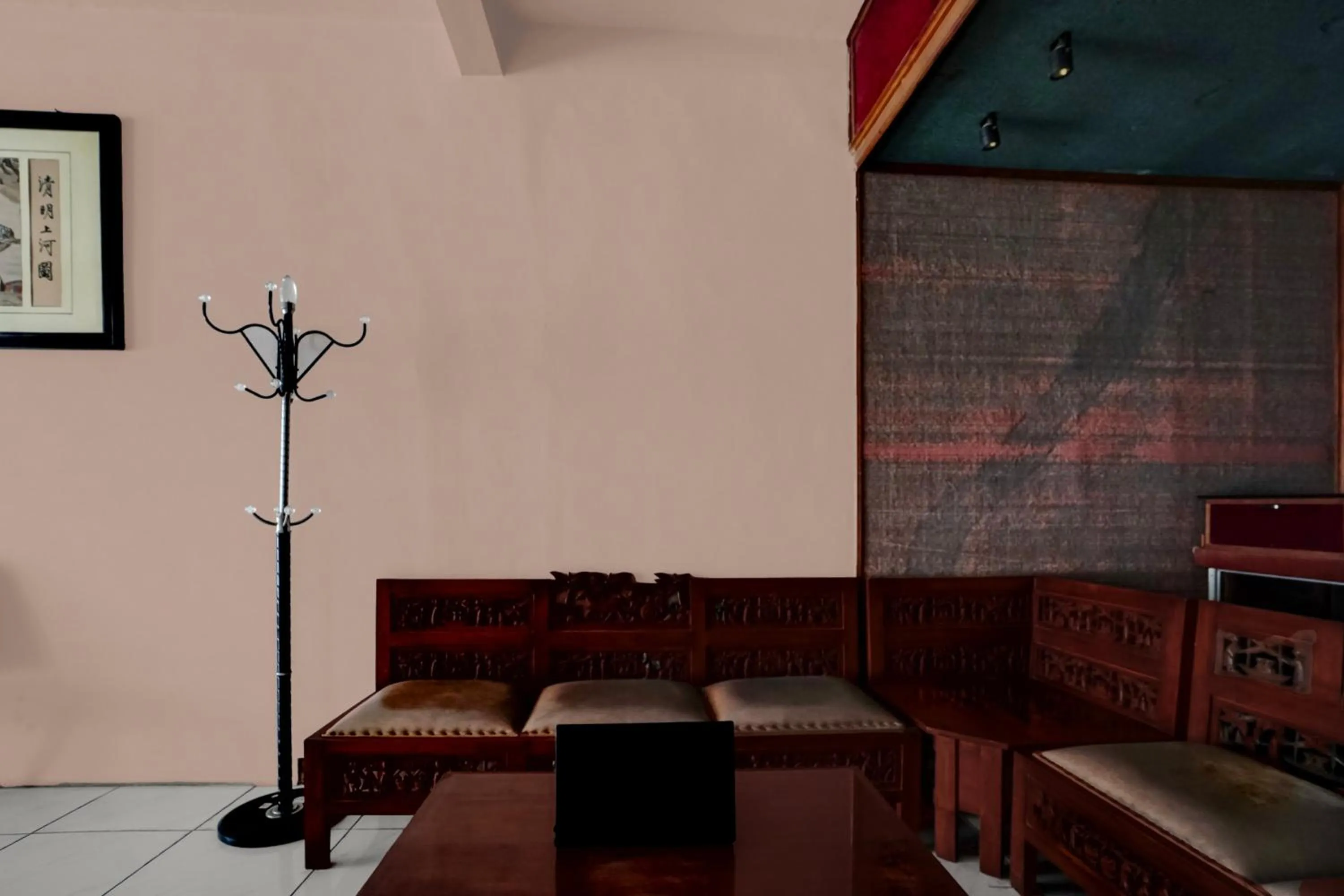 Lobby or reception in Hotel O near Ciputra World Surabaya formerly Darmo Residence