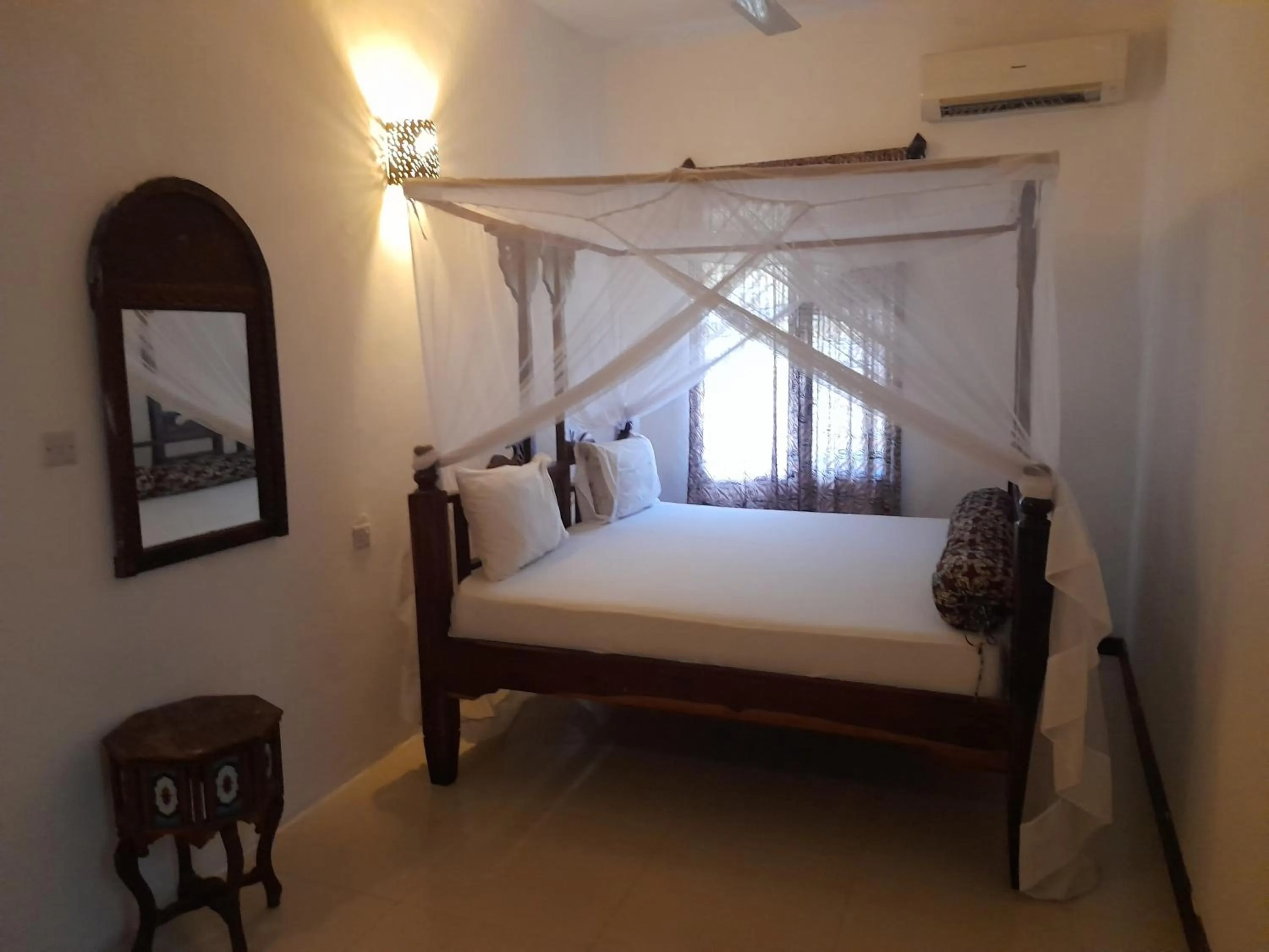 Photo of the whole room in Riverman Hotel