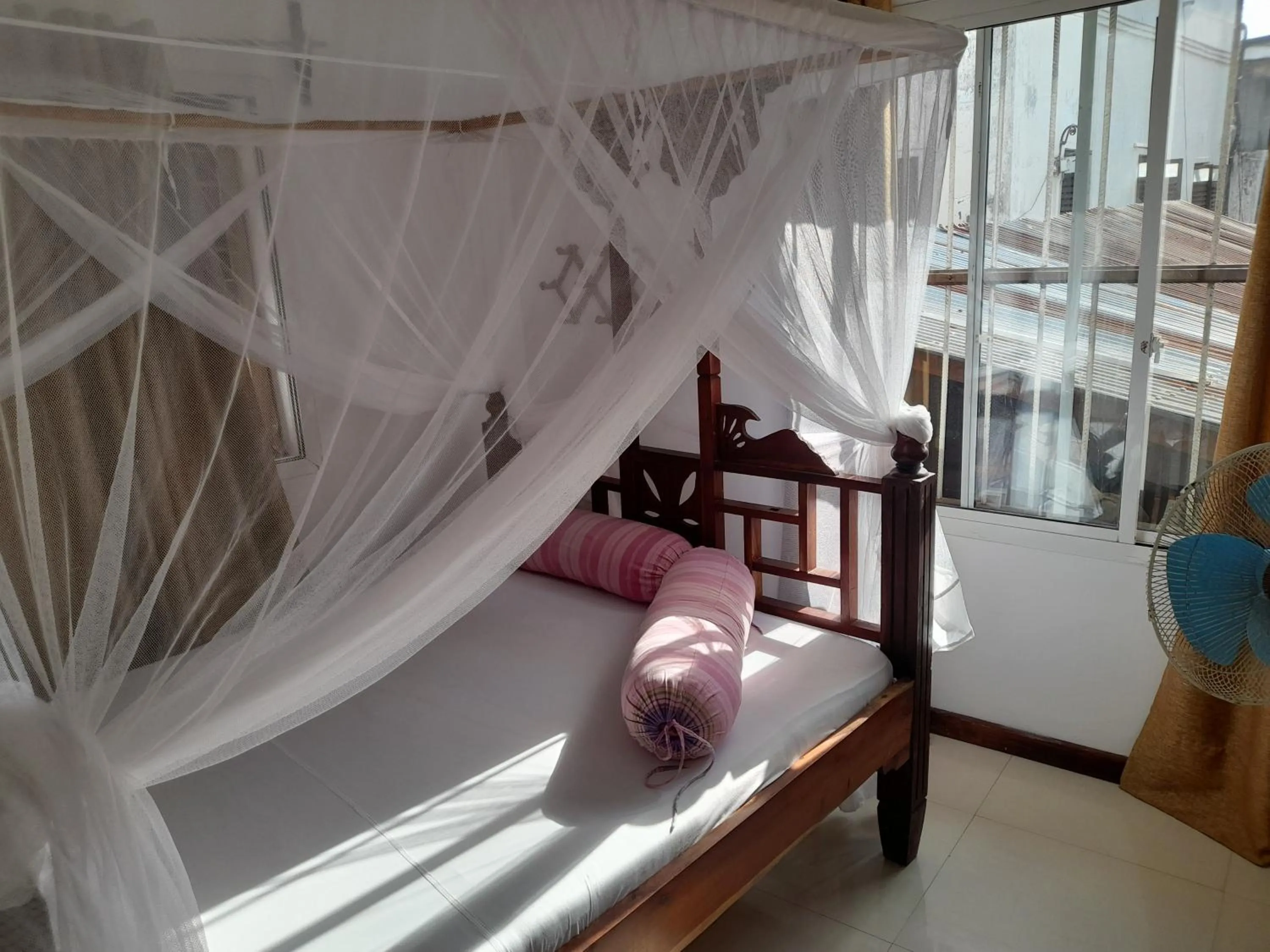 Photo of the whole room in Riverman Hotel