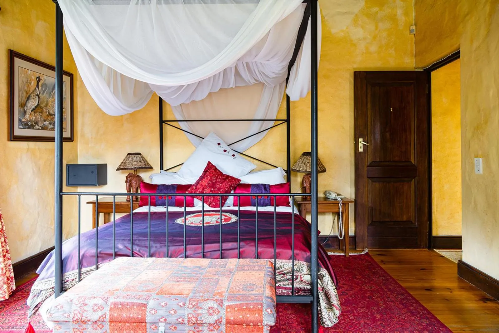 Bed in Wild Rose Country Lodge