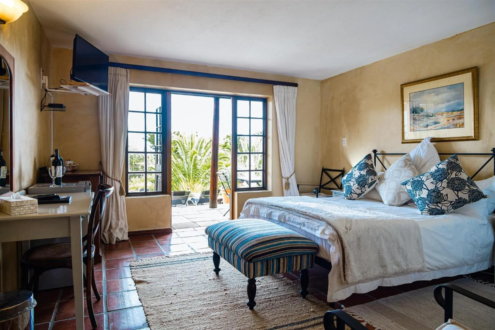 Bed in Wild Rose Country Lodge