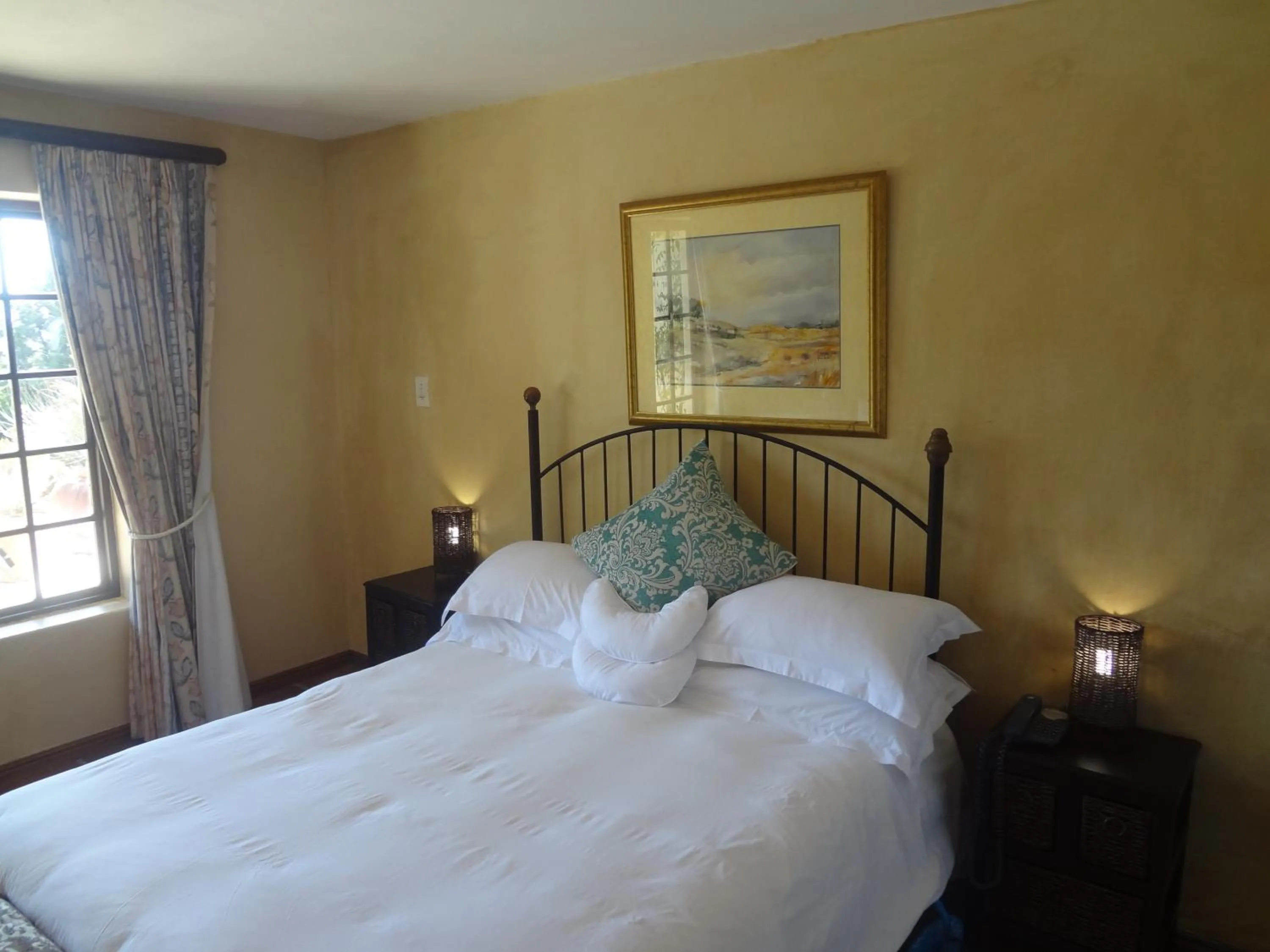 Bed in Wild Rose Country Lodge