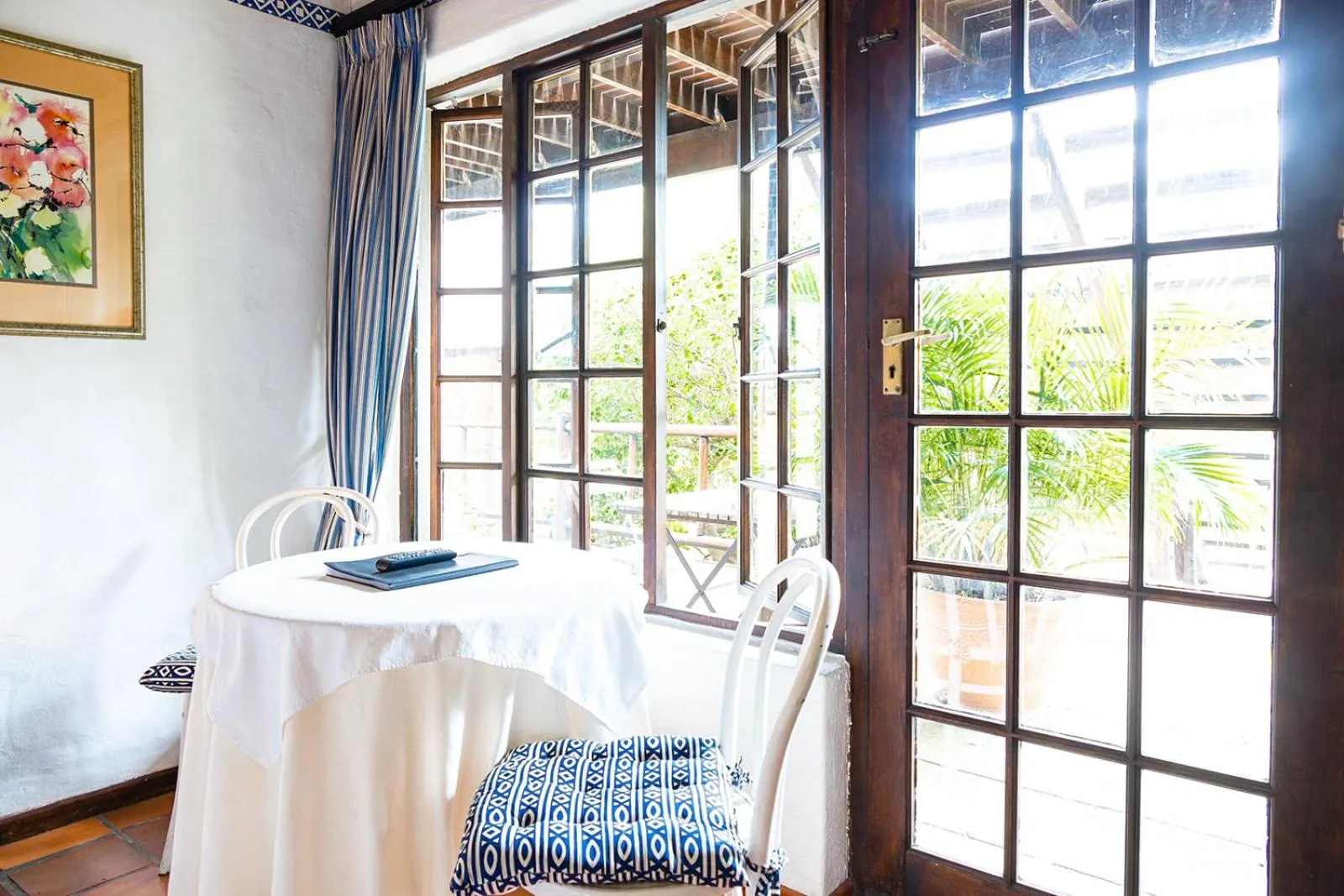 Seating area in Wild Rose Country Lodge