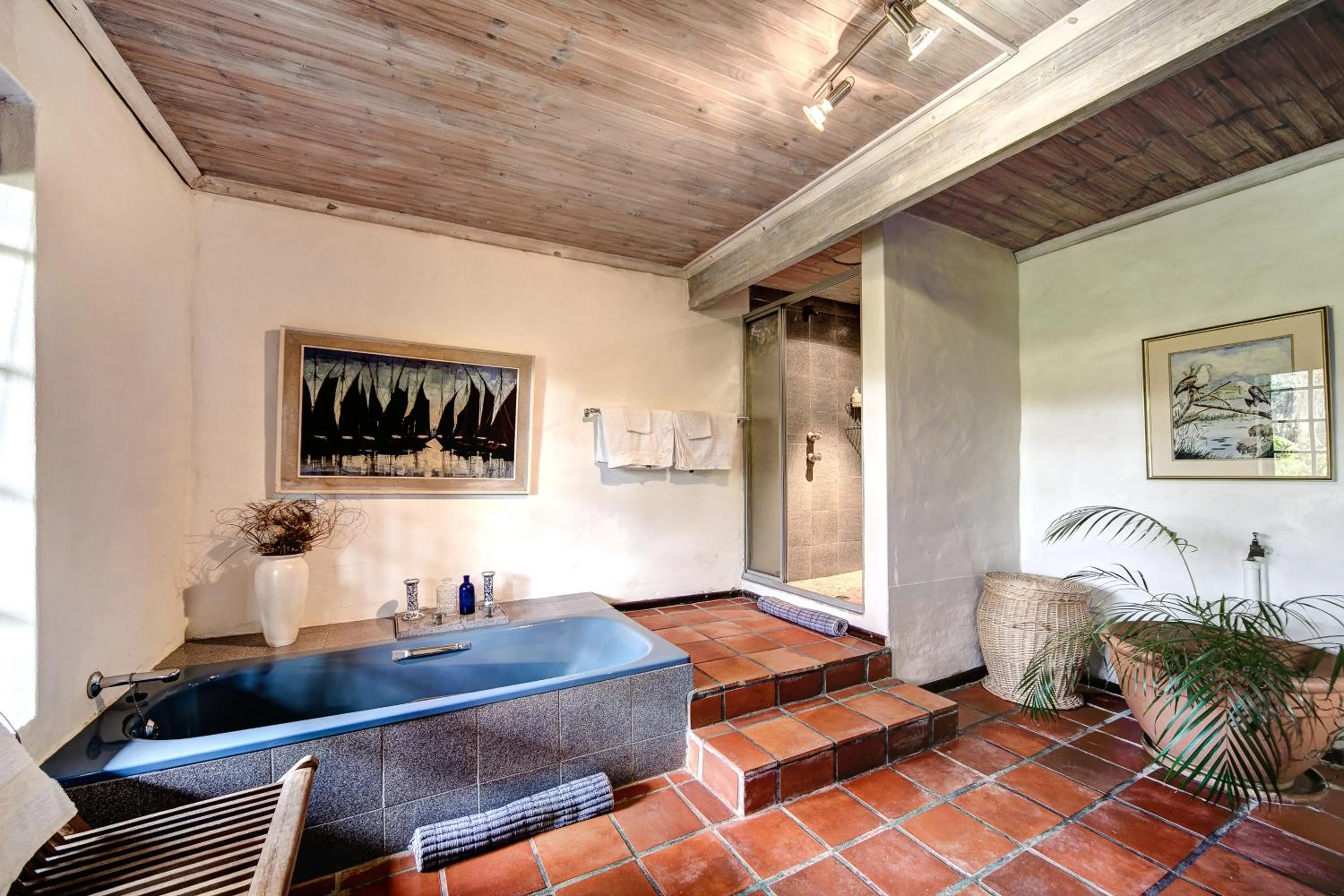 Bathroom in Wild Rose Country Lodge