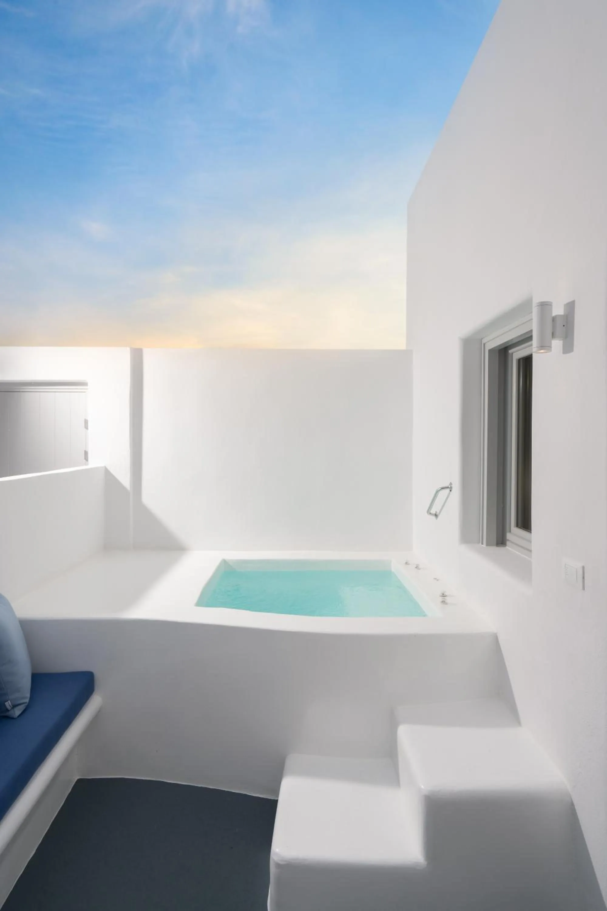 Patio, Bed in White Concept Caves