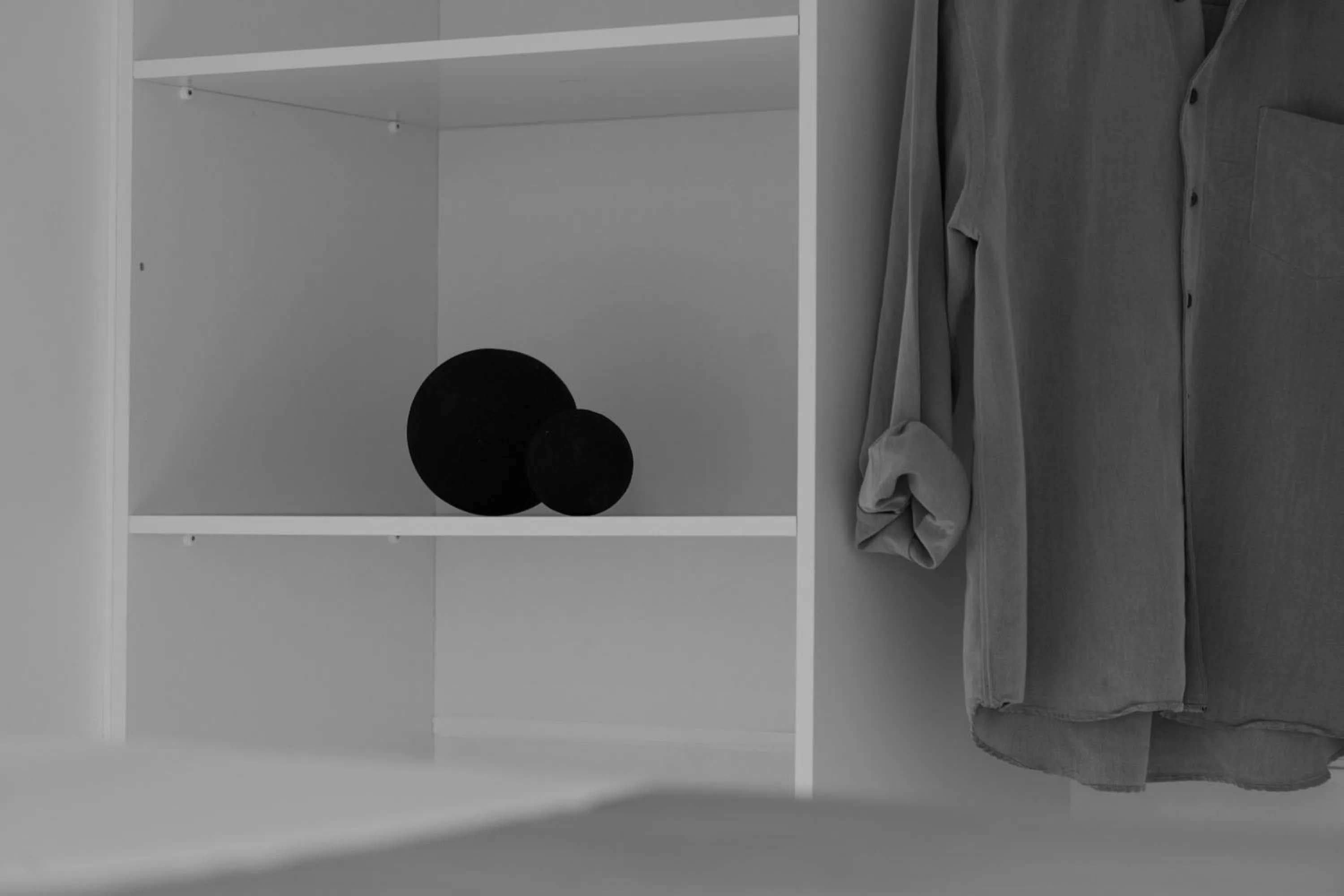 wardrobe in White Concept Caves