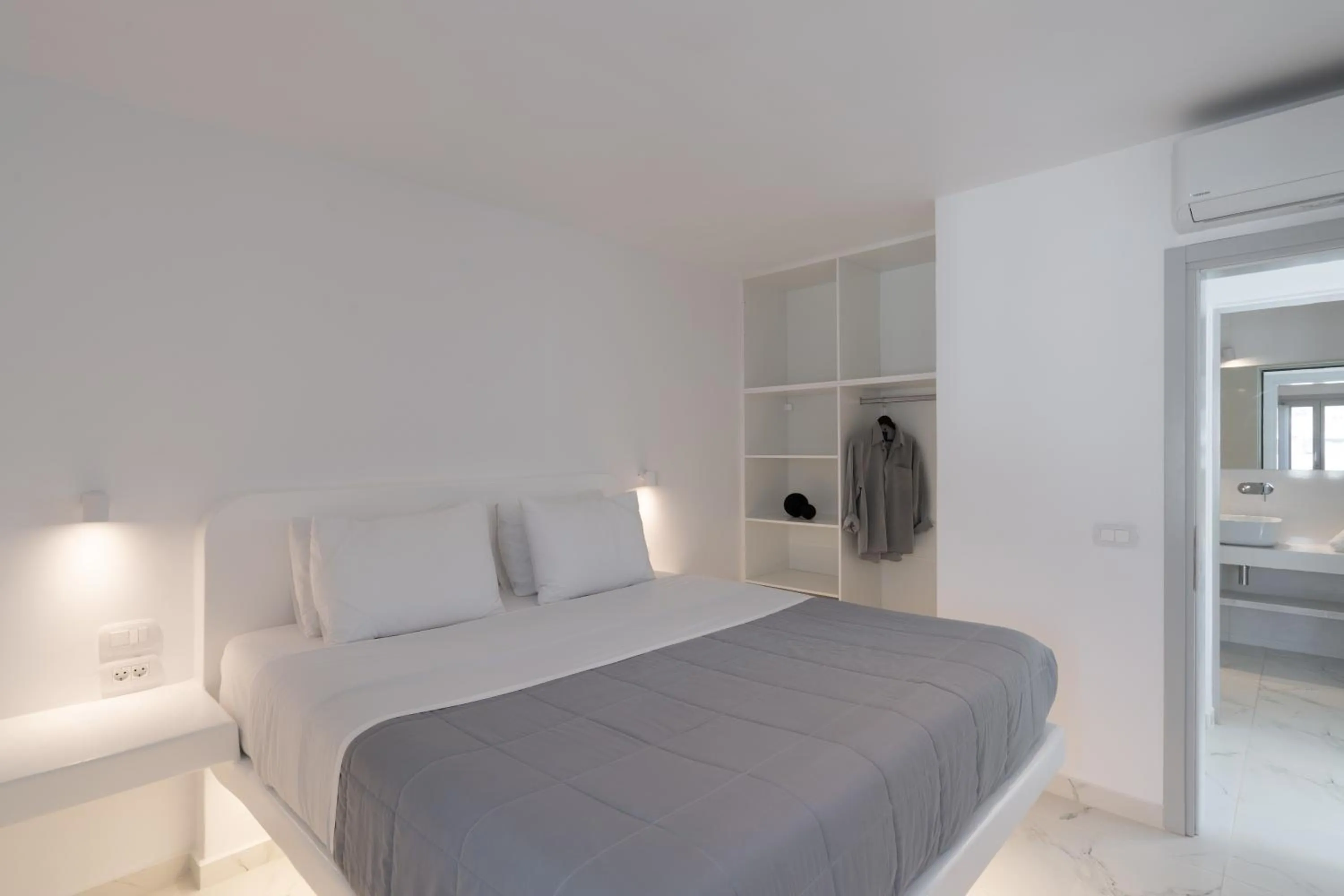 Bedroom, Bed in White Concept Caves