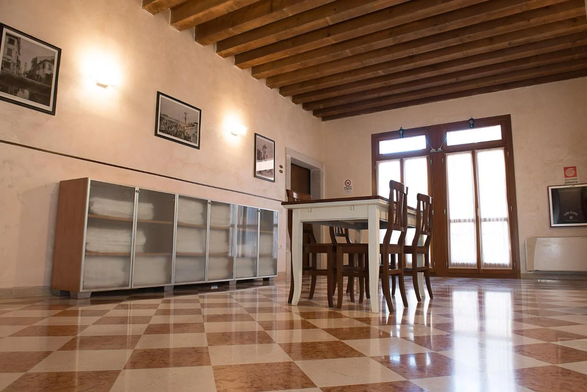 Communal lounge/ TV room in Domus Clugiae - Residenza d'Epoca