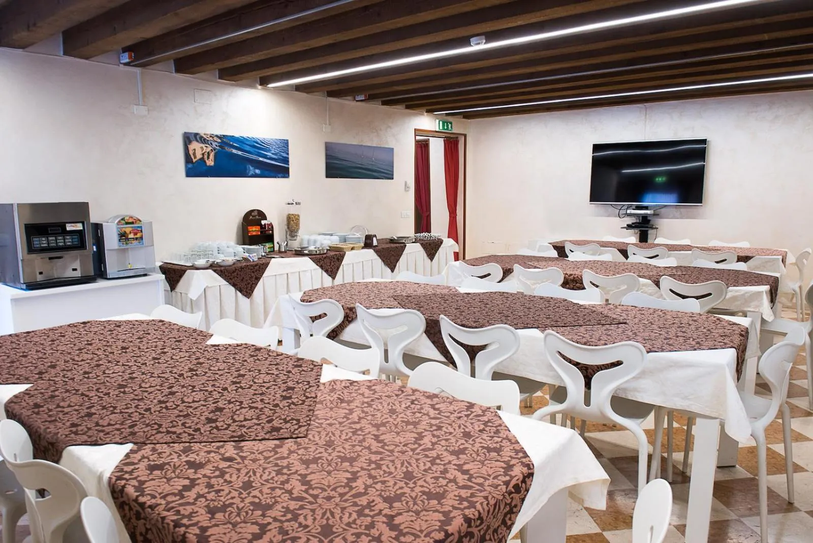 Breakfast in Domus Clugiae - Residenza d'Epoca