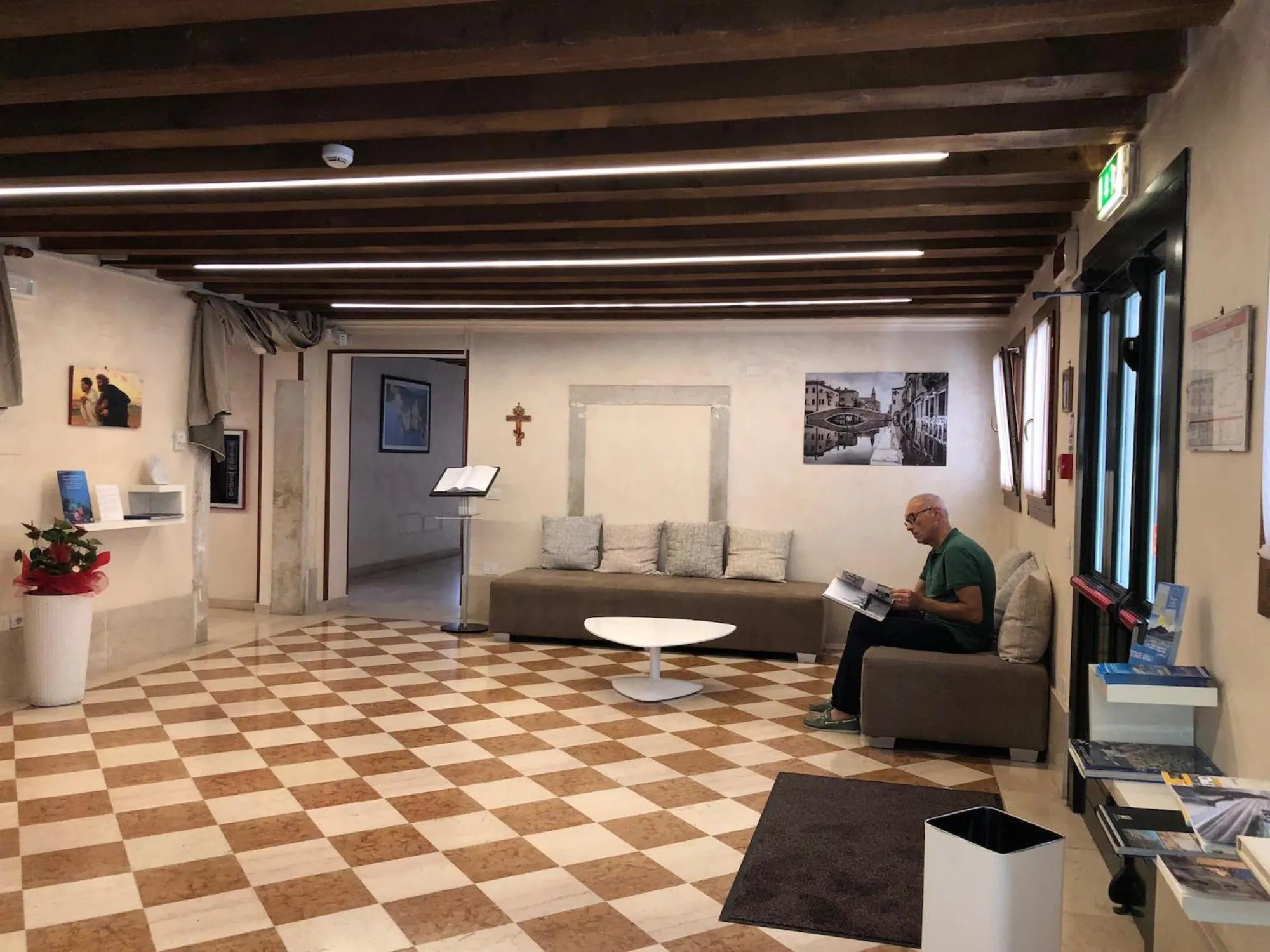 Communal lounge/ TV room in Domus Clugiae - Residenza d'Epoca