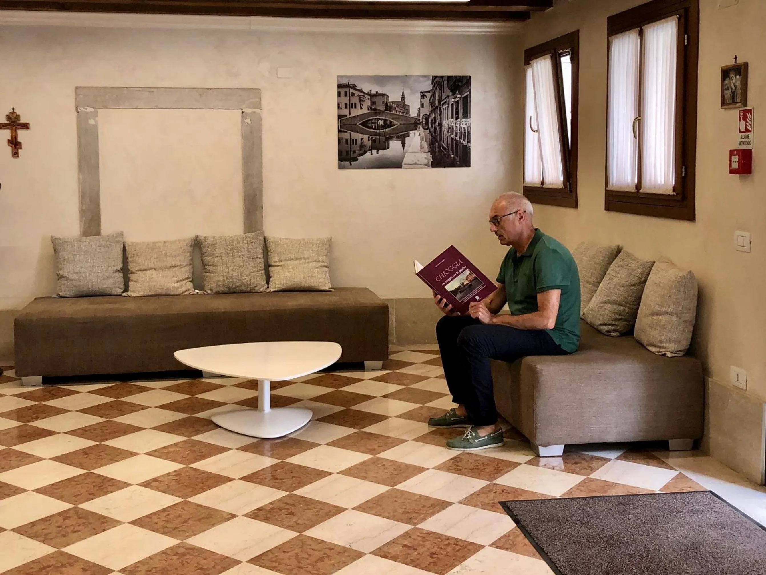 Communal lounge/ TV room in Domus Clugiae - Residenza d'Epoca