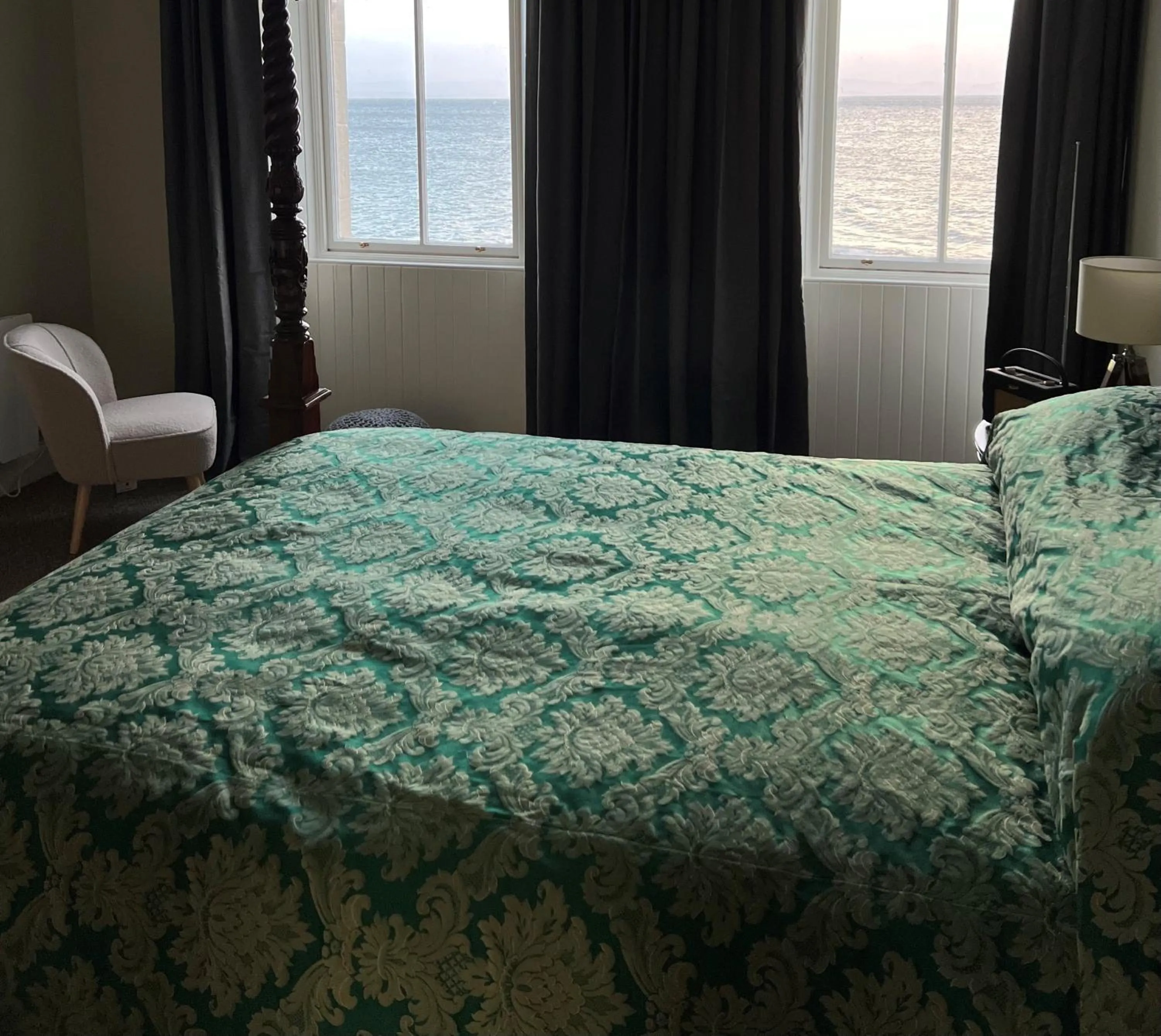 Sea view, Bed in The Corrie Hotel