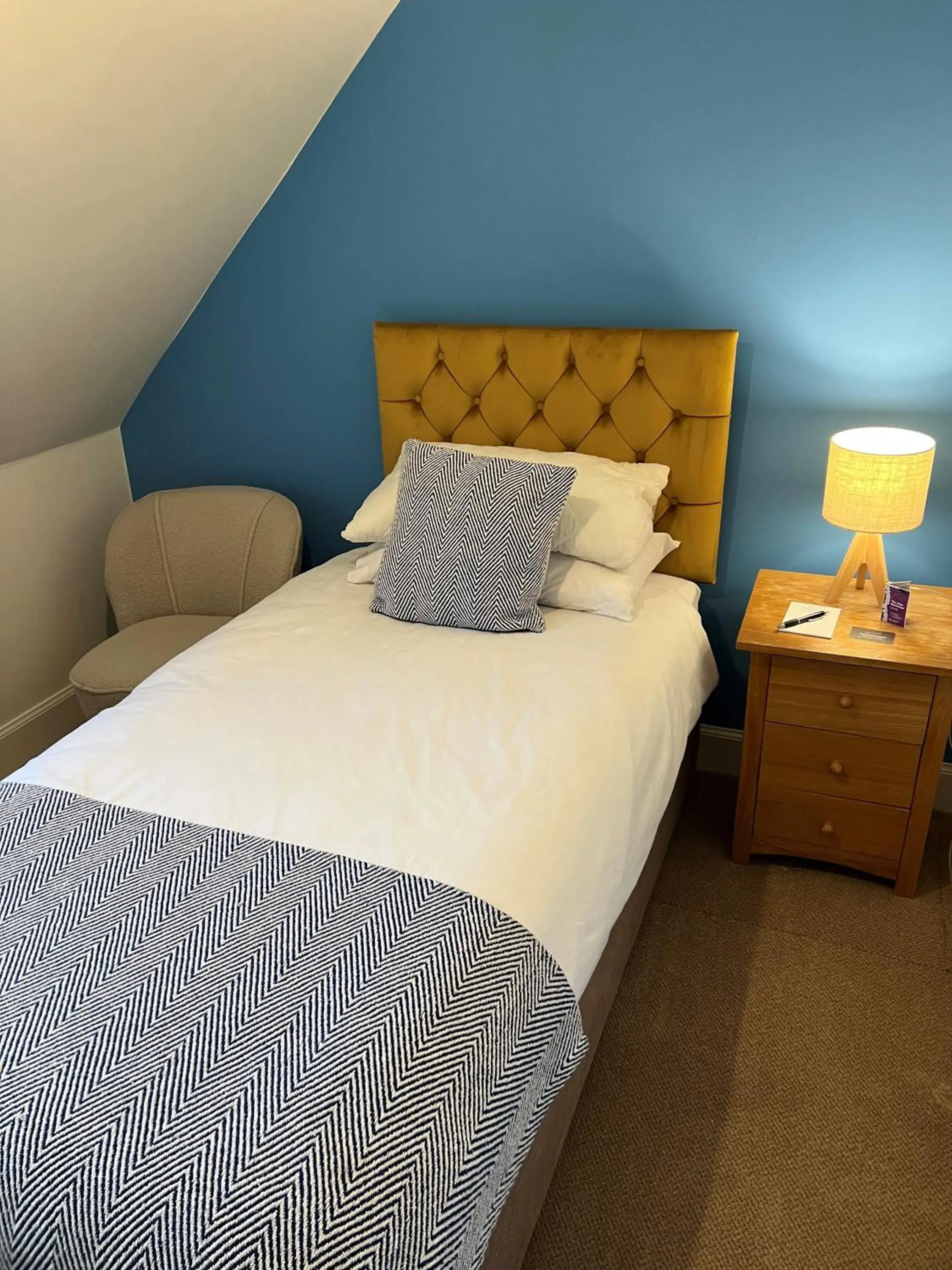 Single Room with Shared Bathroom - single occupancy in The Corrie Hotel Single Room with Shared Bathroom - single occupancy in The Corrie Hotel