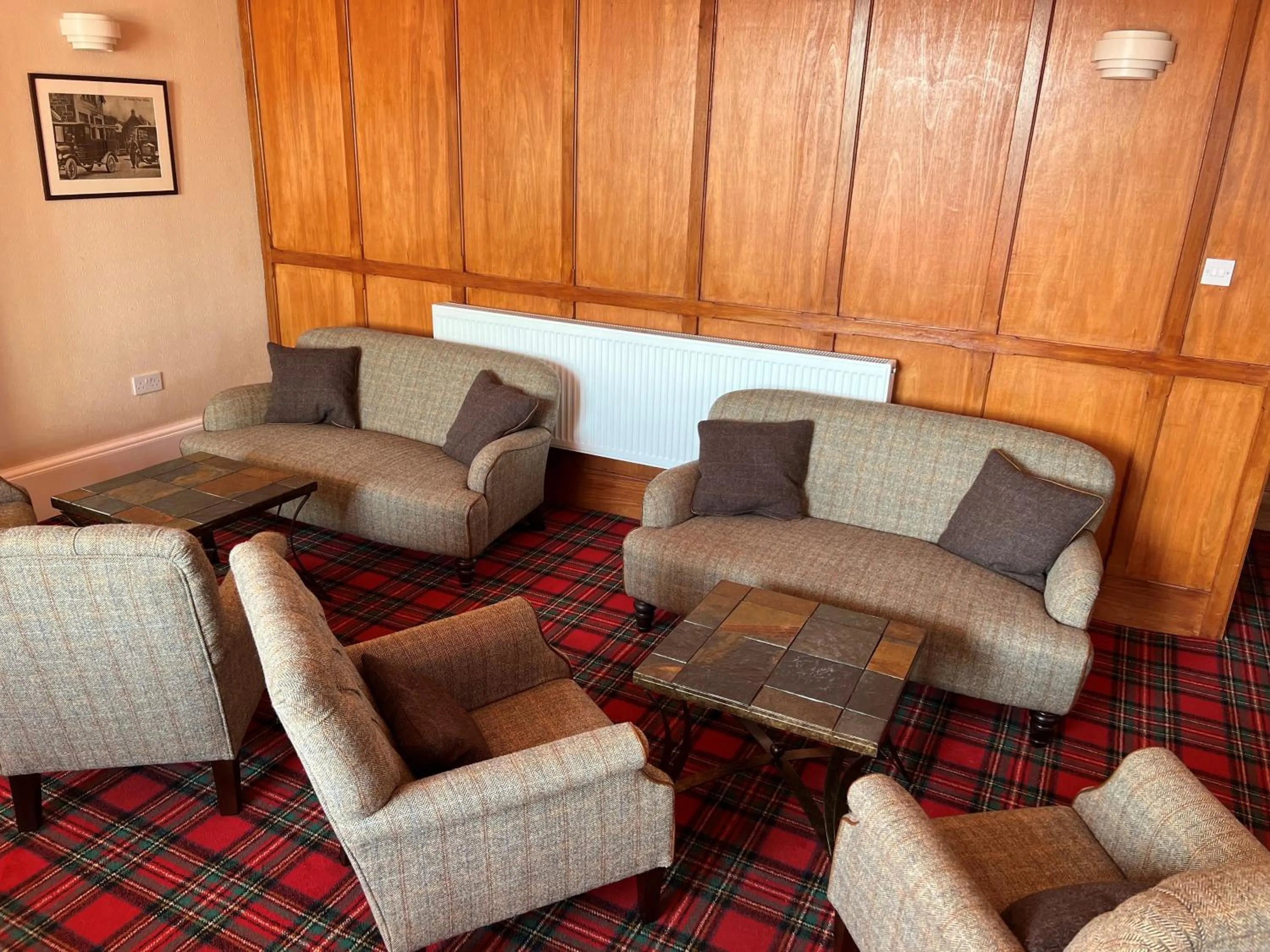 Lounge or bar in The Corrie Hotel