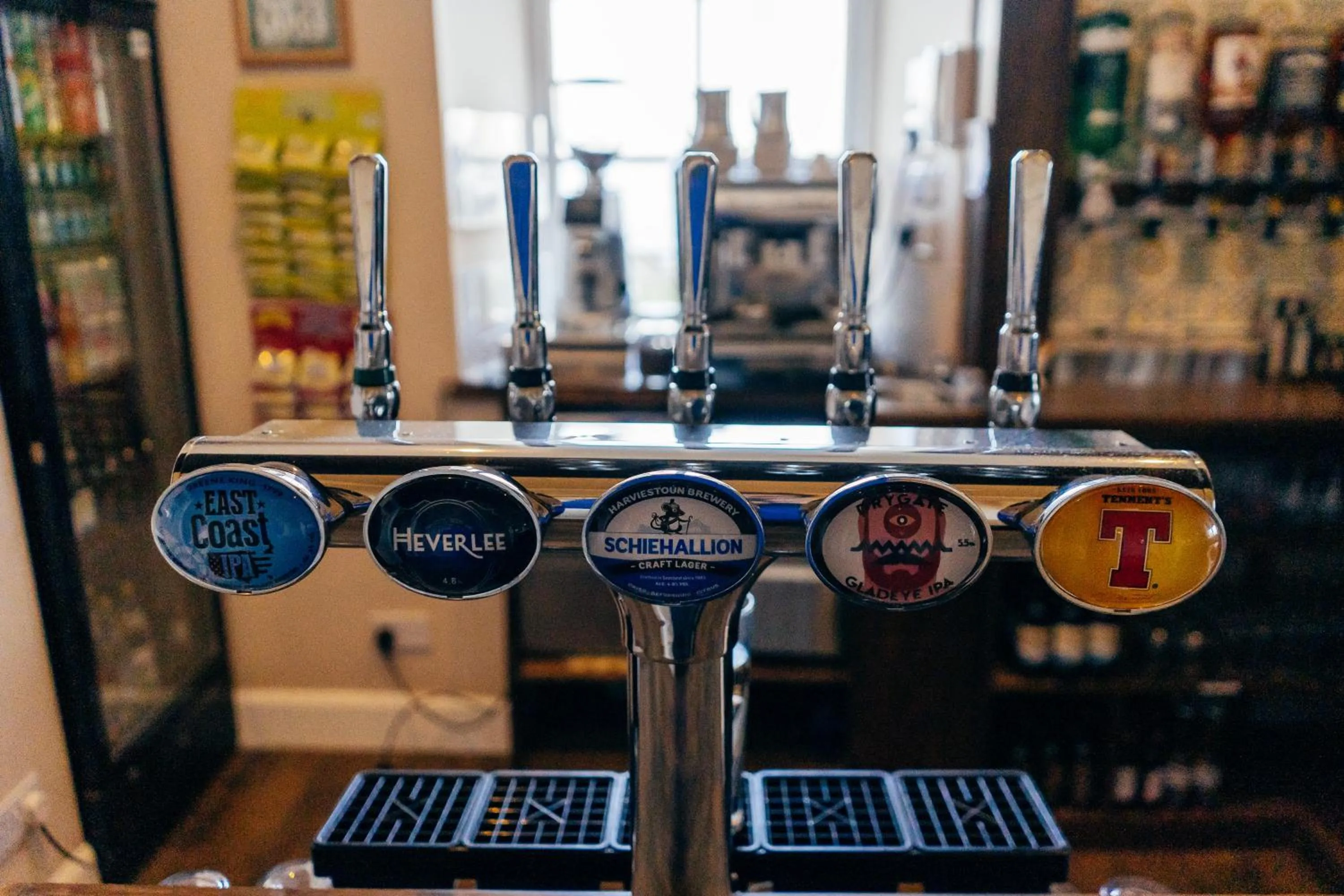 Lounge or bar in The Corrie Hotel