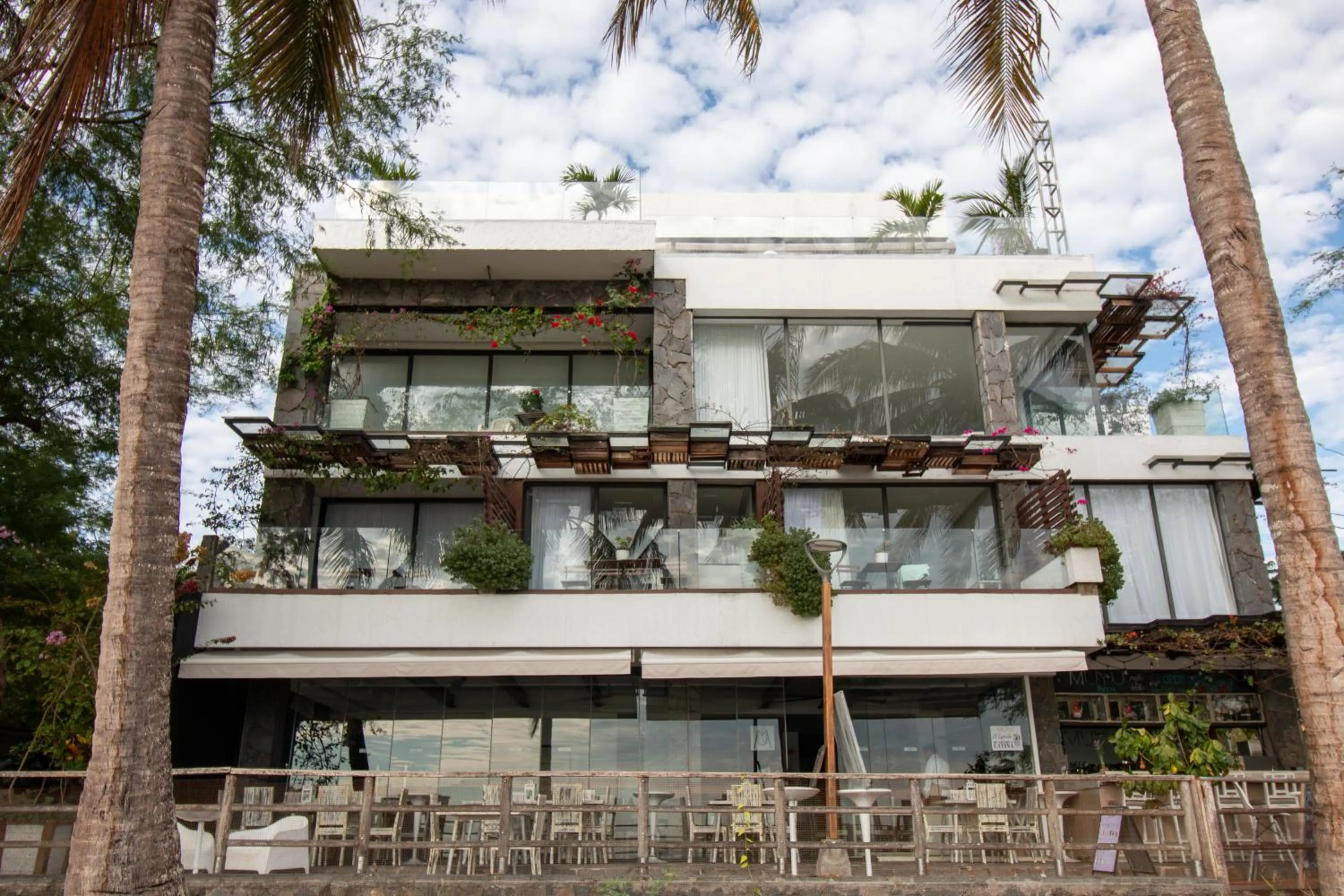 Property building in Golden Bay Galapagos