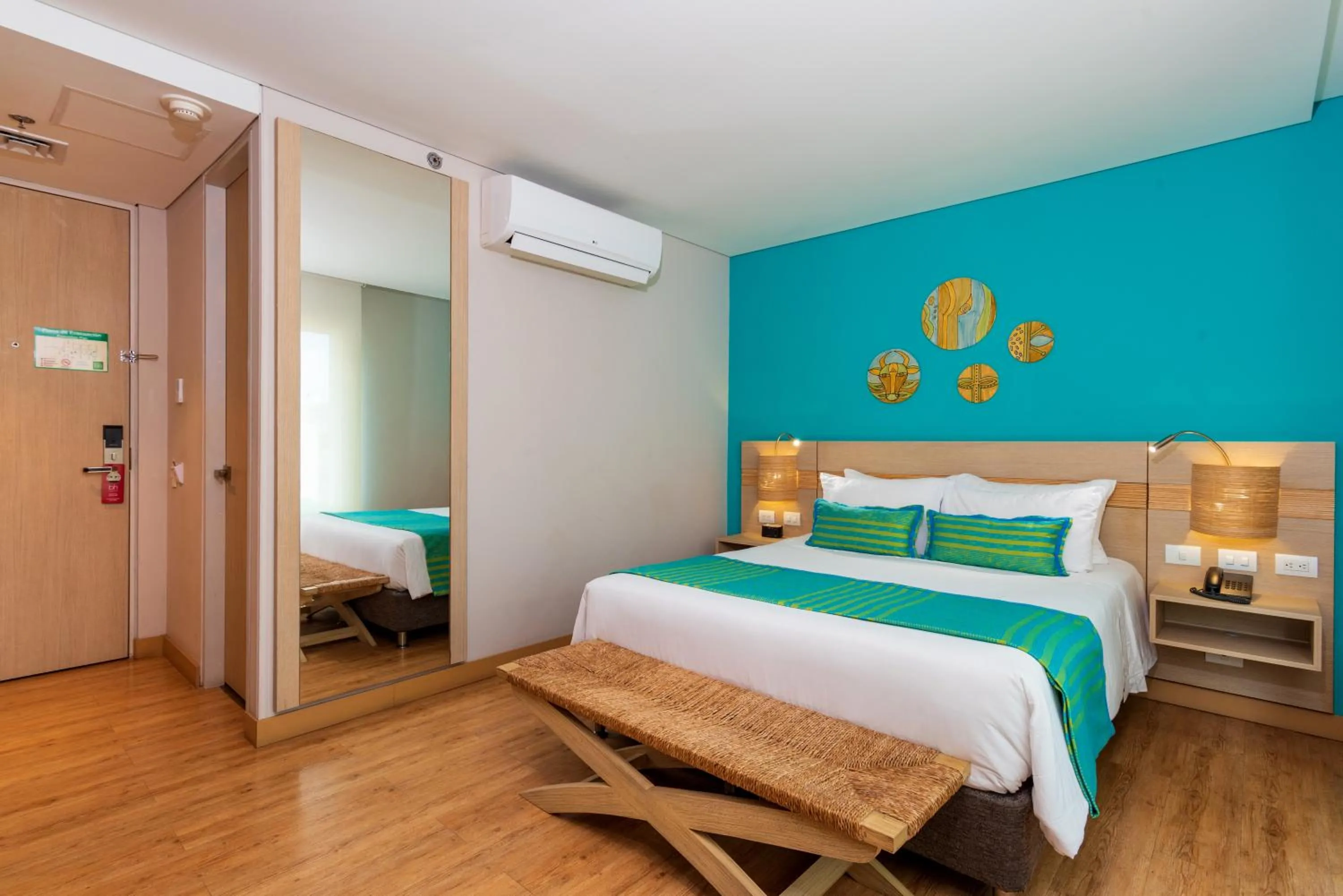 Photo of the whole room, Bed in bh Barranquilla