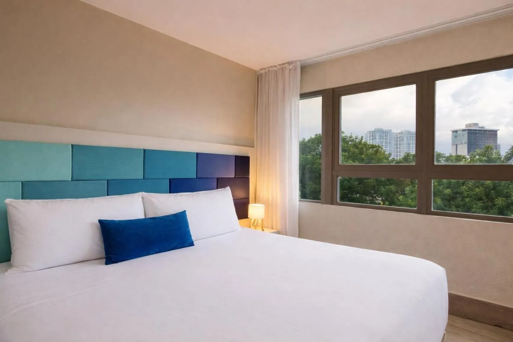 Photo of the whole room, Bed in The Wave Hotel Condado