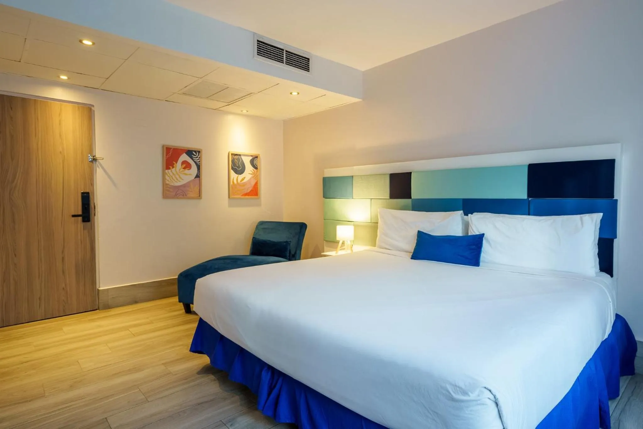Photo of the whole room, Bed in The Wave Hotel Condado
