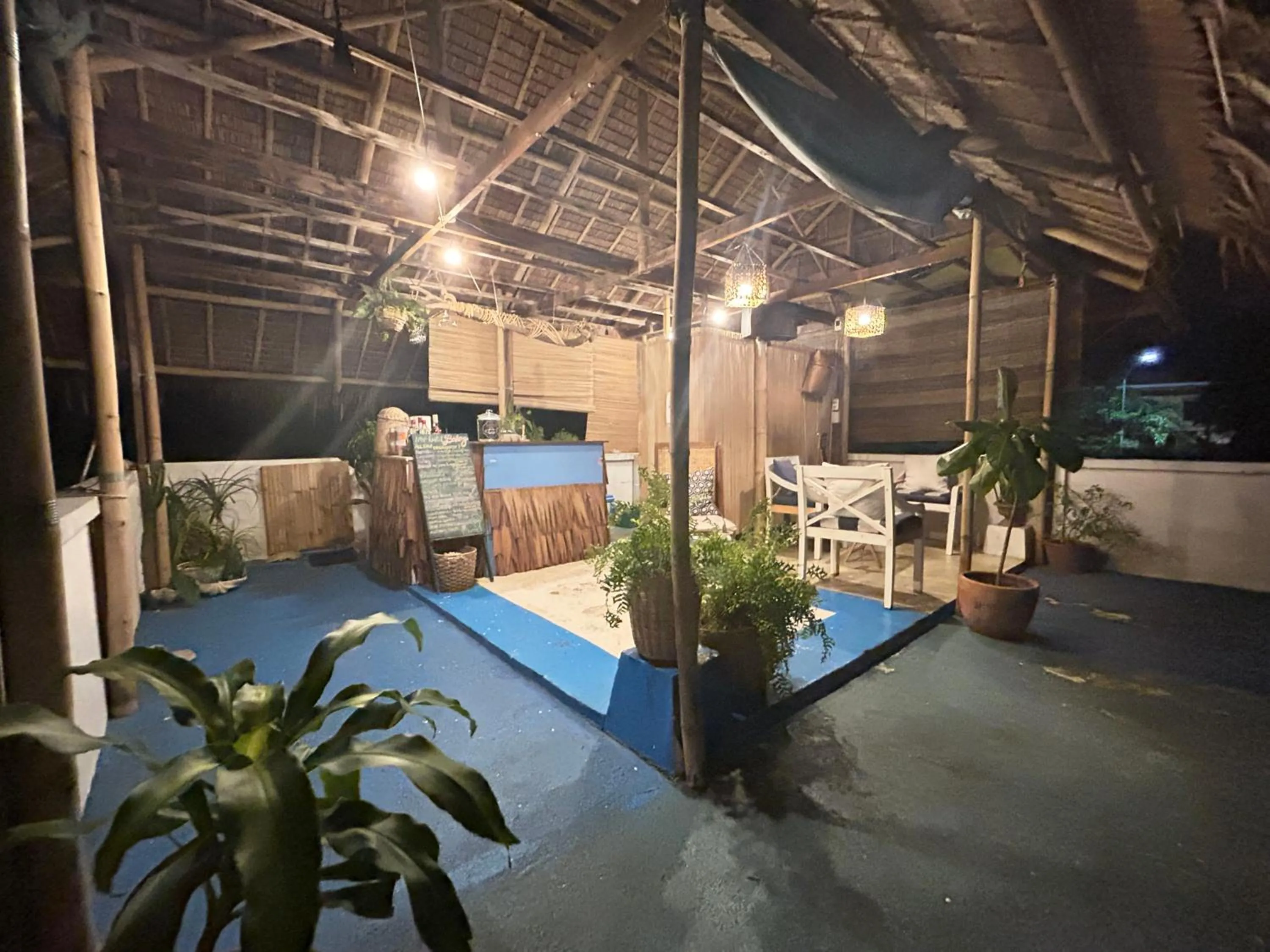 The VRNON Boutique by MY hostel