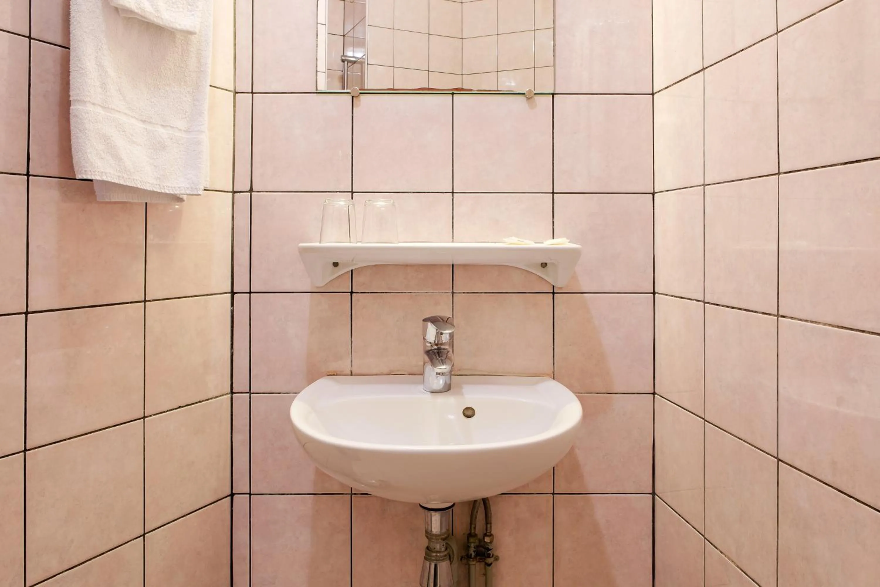Bathroom in Hôtel de la Comète