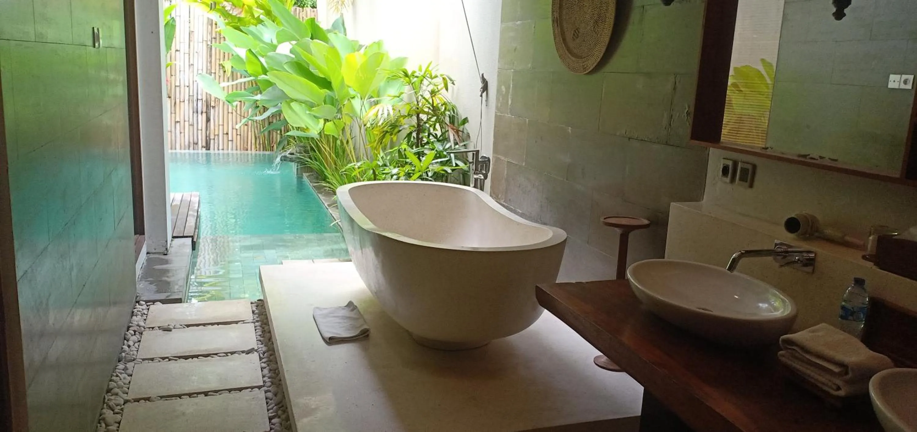 Bathroom in Regali Villa Canggu