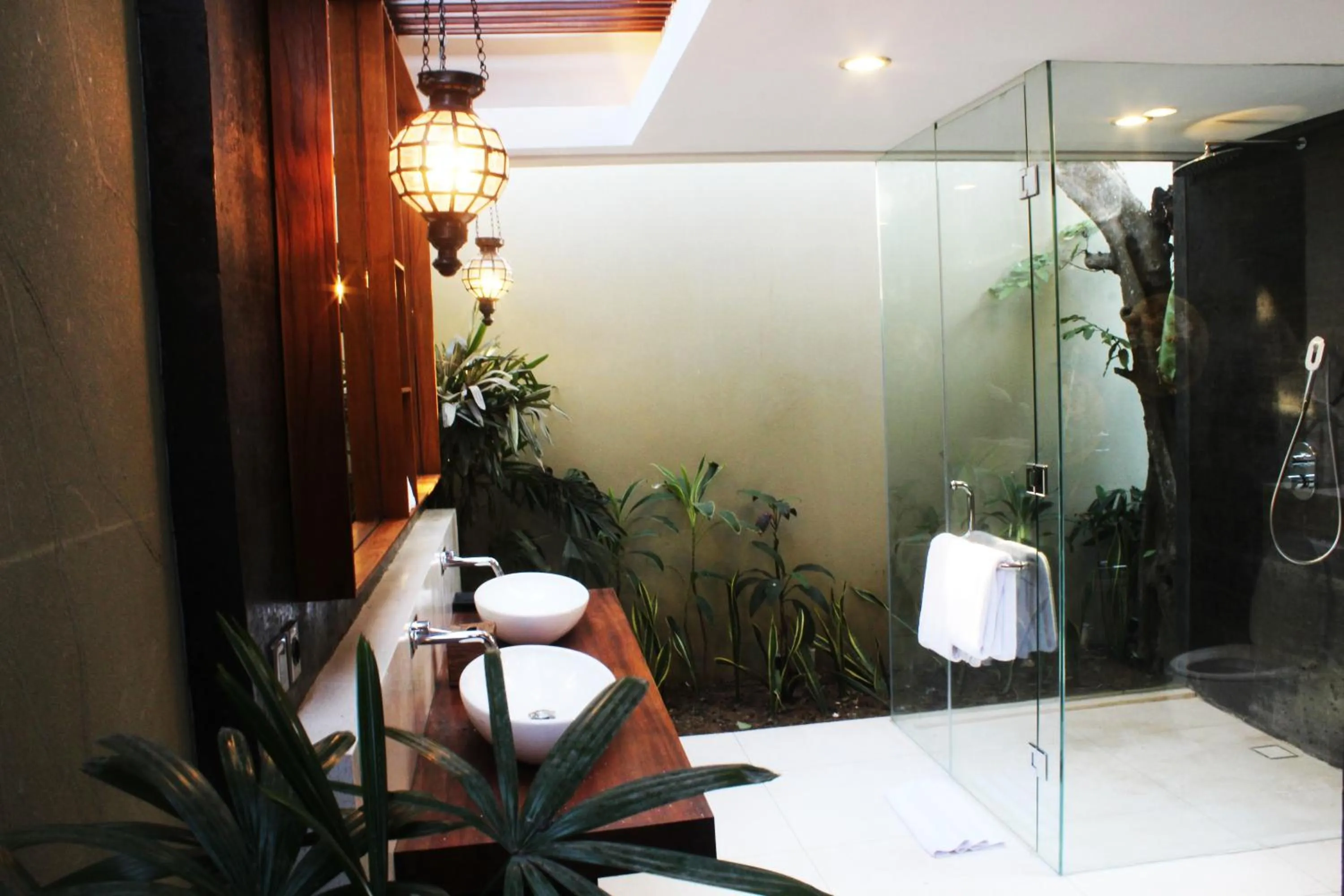 Bathroom in Regali Villa Canggu