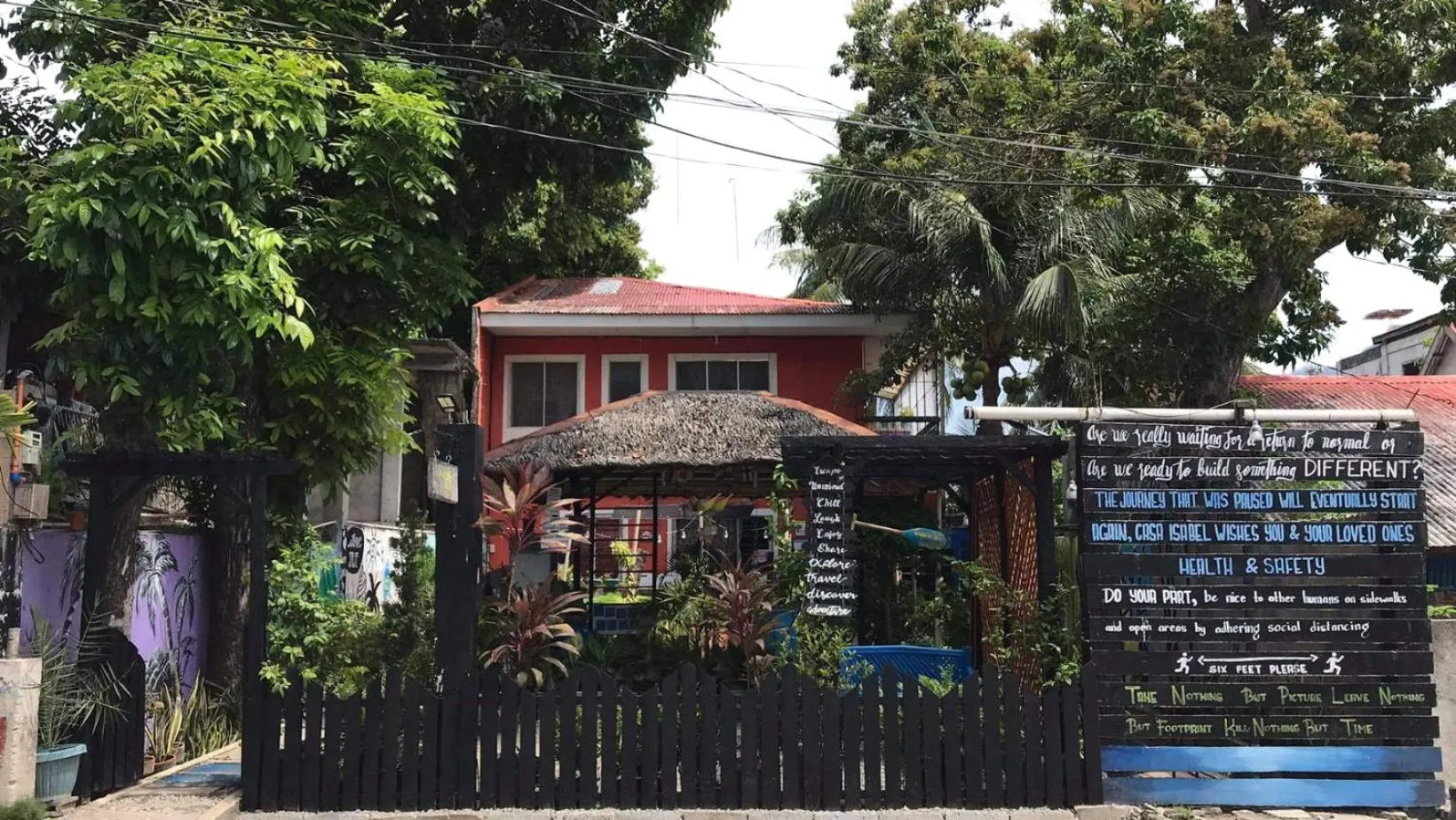 Property building in Casa Isabel Hostel