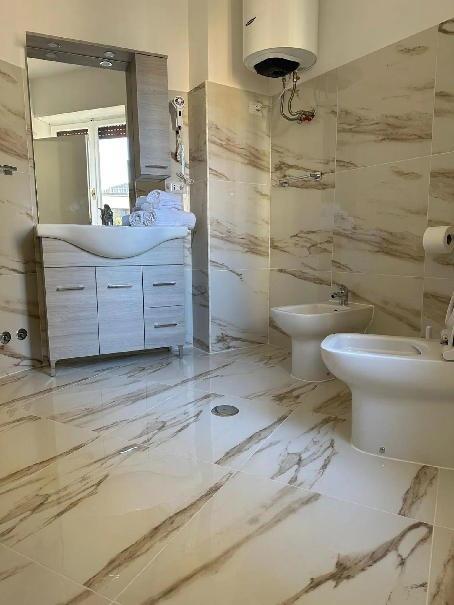 Shower in Sofia Holiday Home