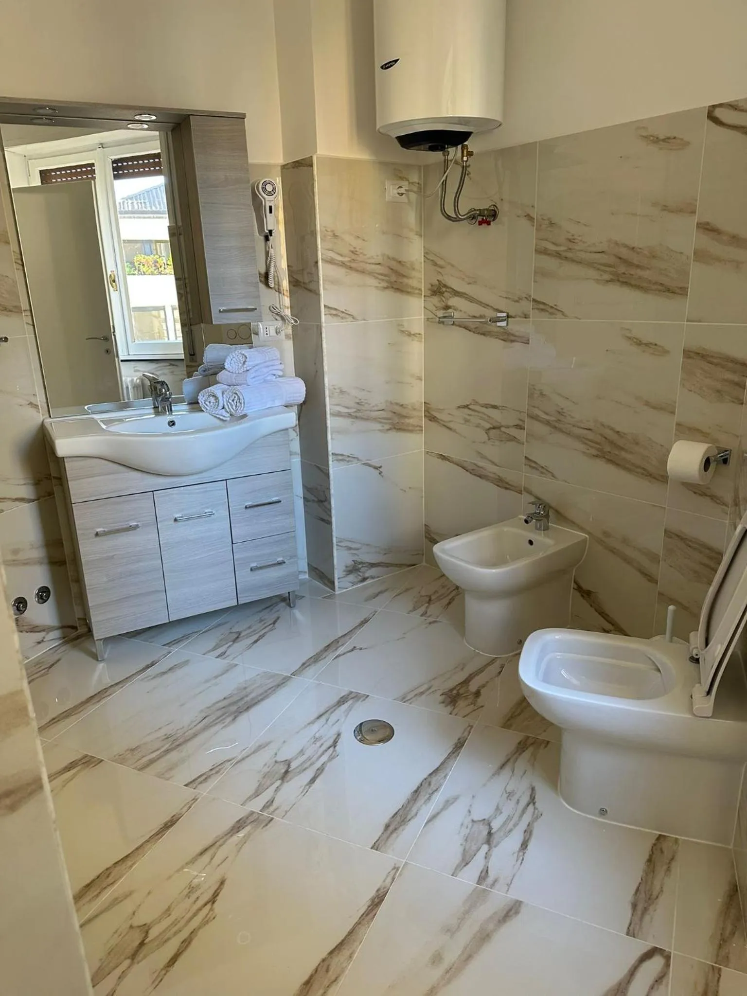 Shower in Sofia Holiday Home