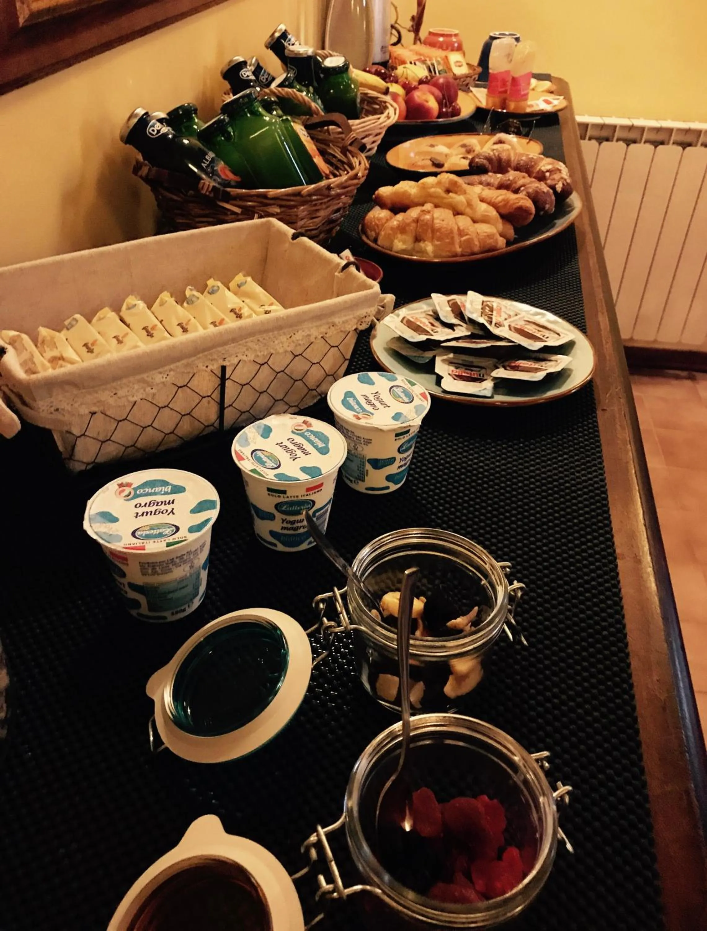 Italian breakfast in B&B La Dimora del Capitano