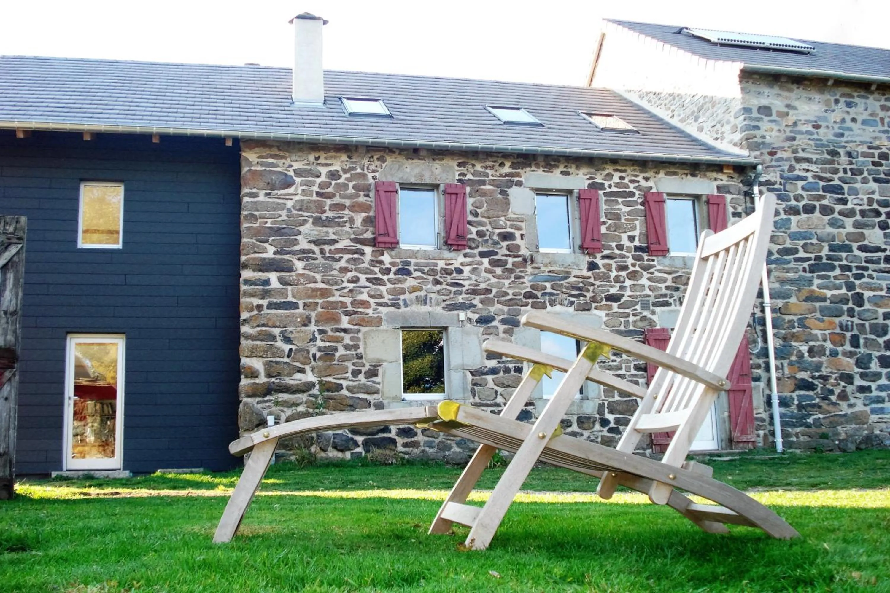 Facade/entrance in La Grange de l'Ardeyrol