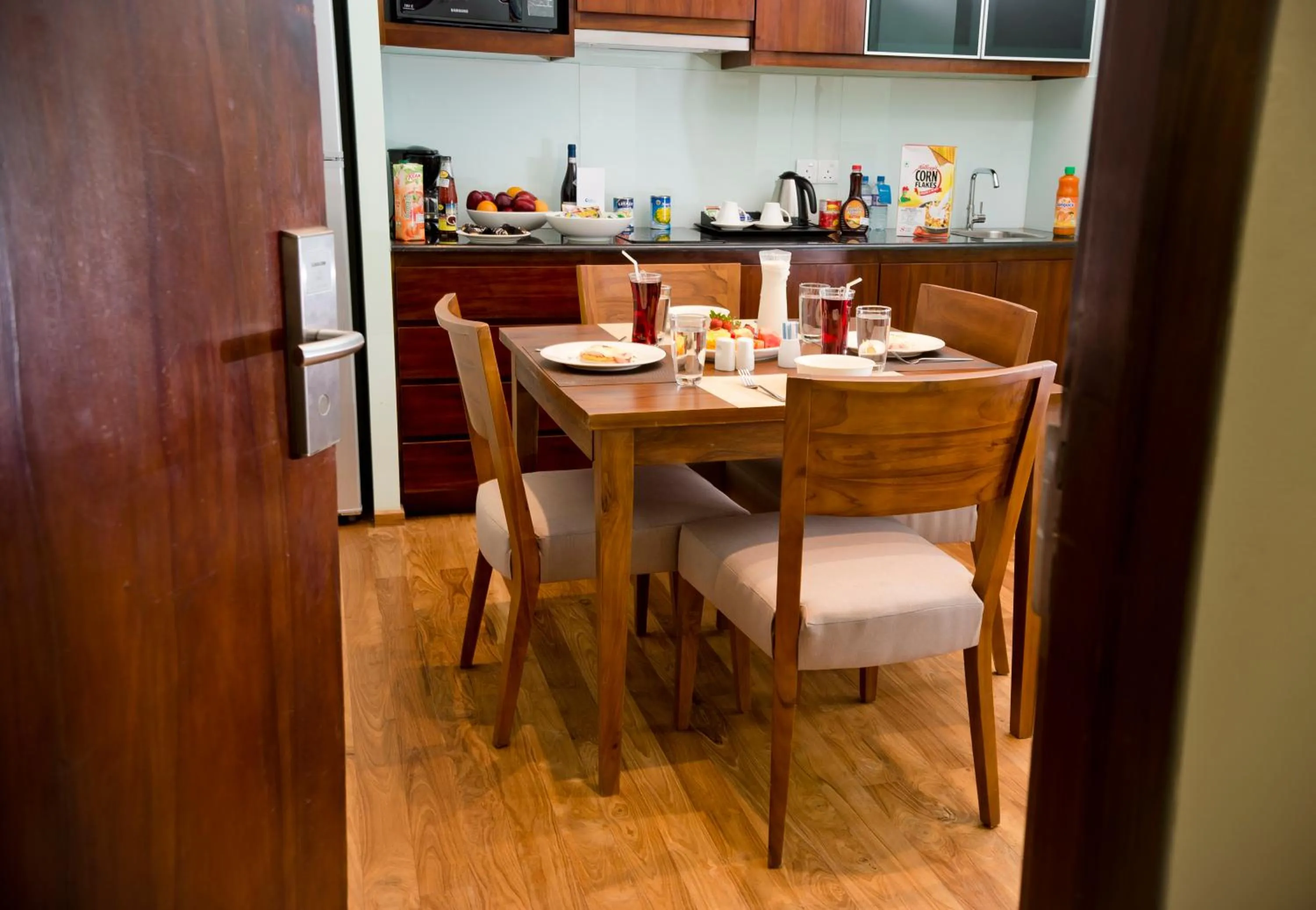 Dining area in Ocean Edge Suites & Hotel Colombo