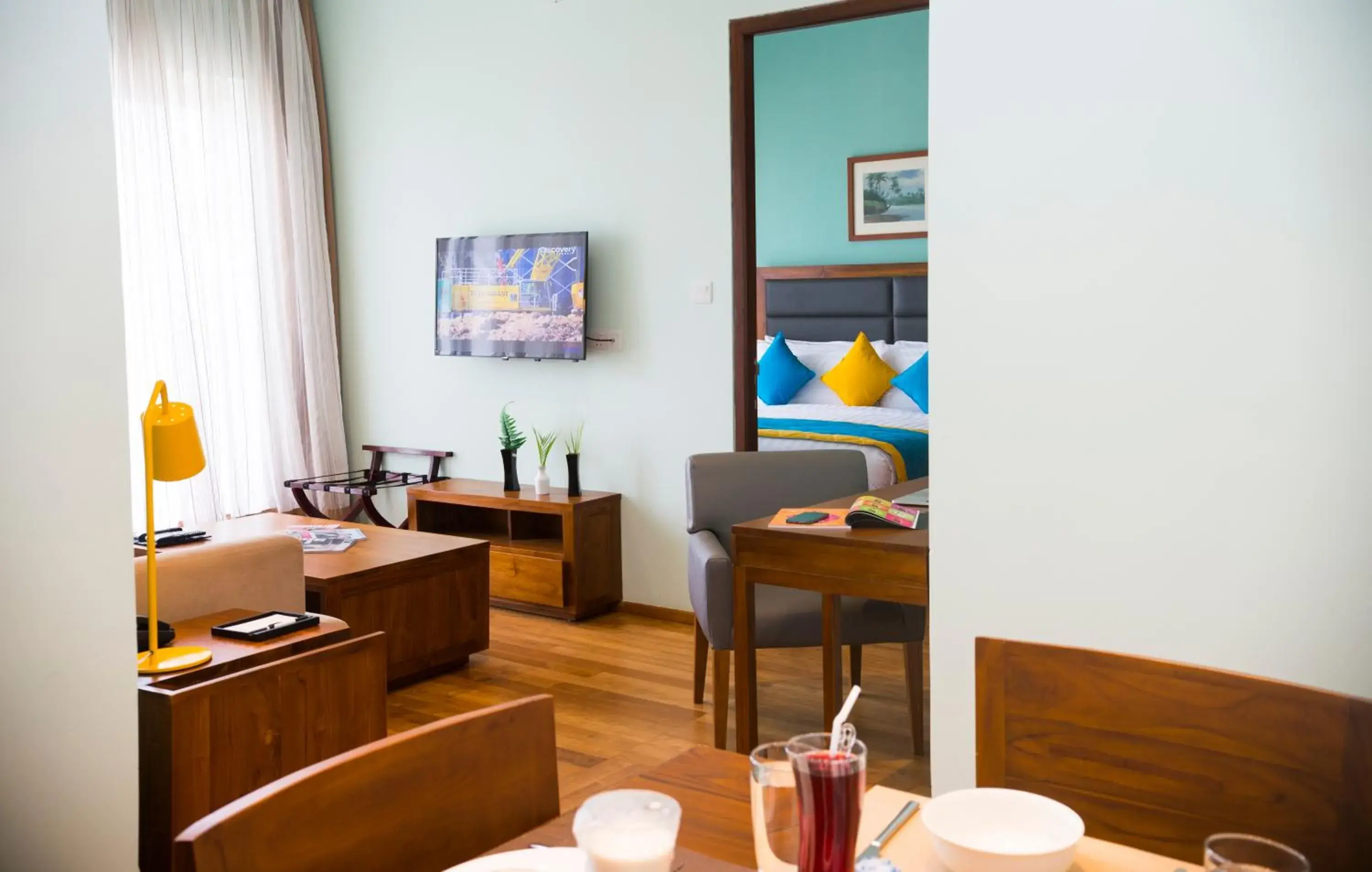 Superior Suite with Partial Ocean View in Ocean Edge Suites & Hotel Colombo Superior Suite with Partial Ocean View in Ocean Edge Suites & Hotel Colombo