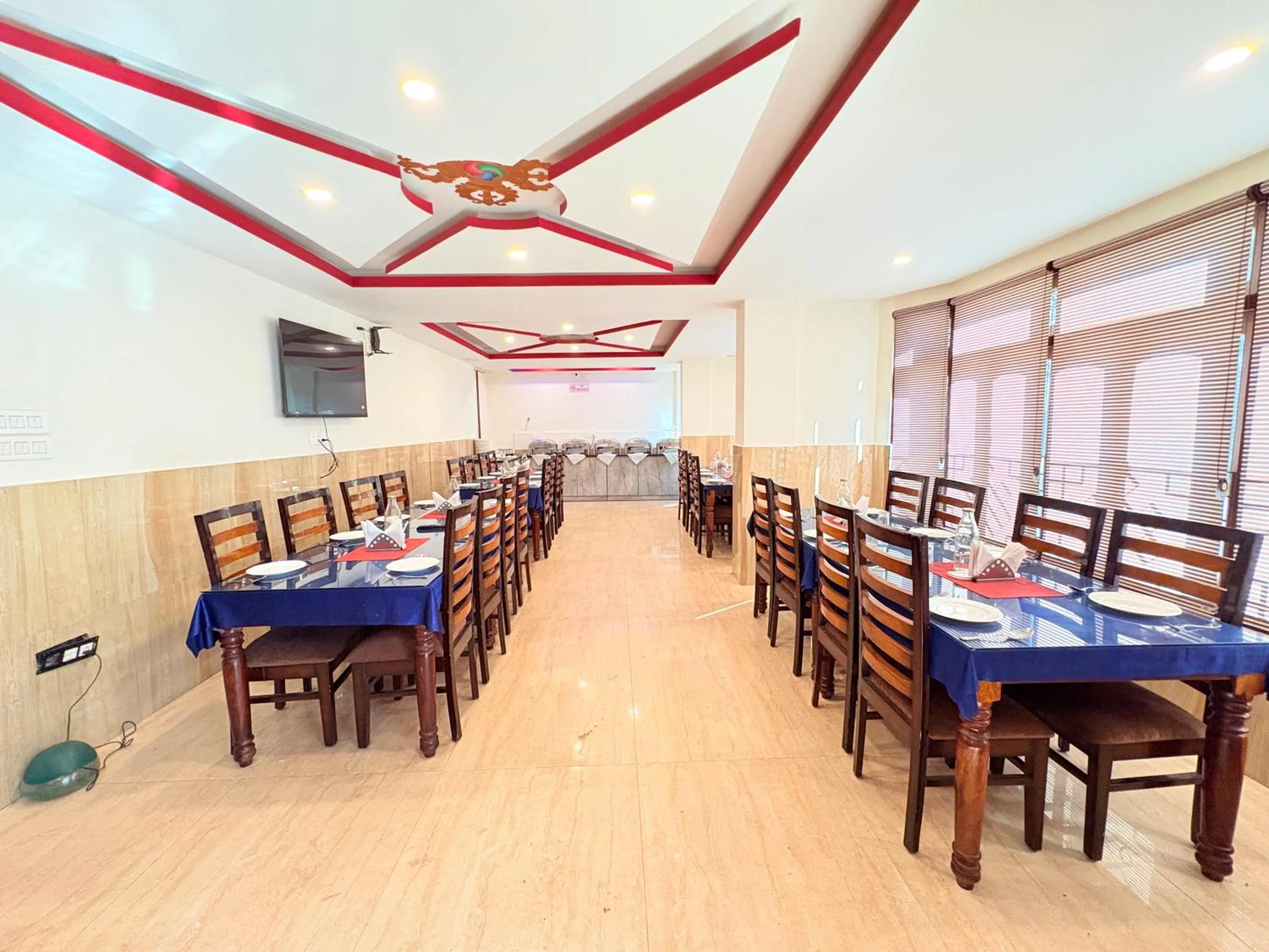 Restaurant/places to eat in The Gangtok Inn