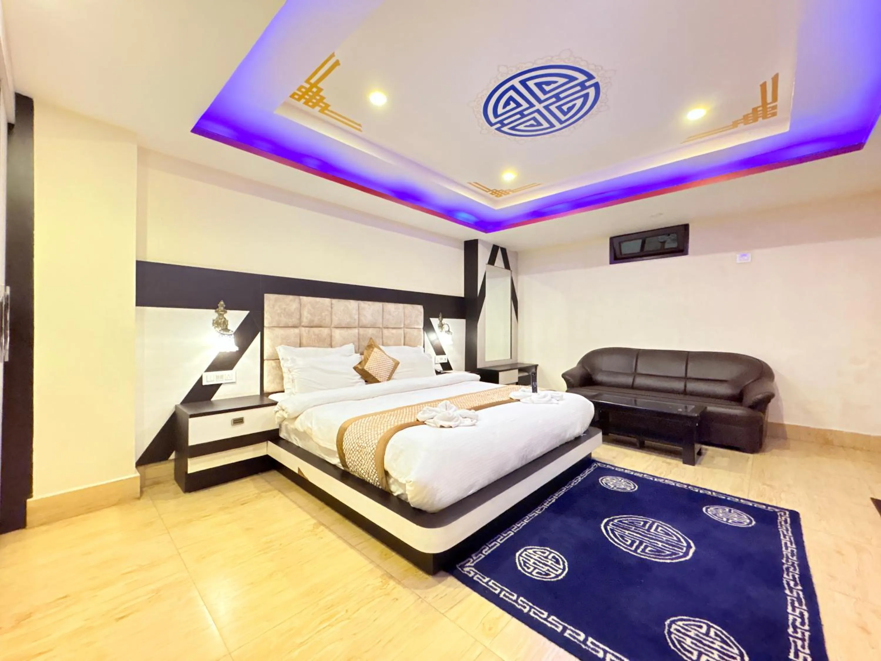 Bed in The Gangtok Inn