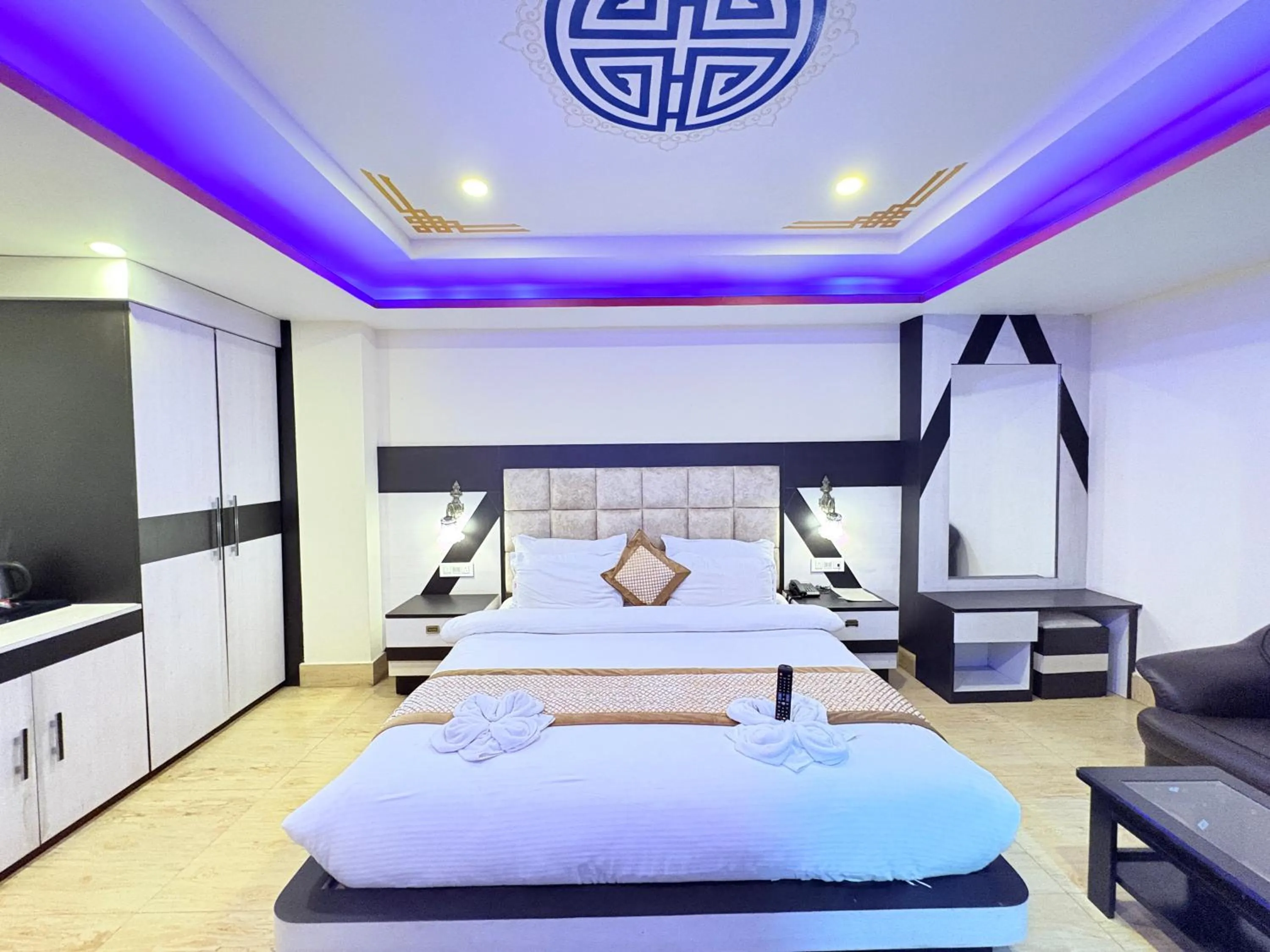 Bed in The Gangtok Inn