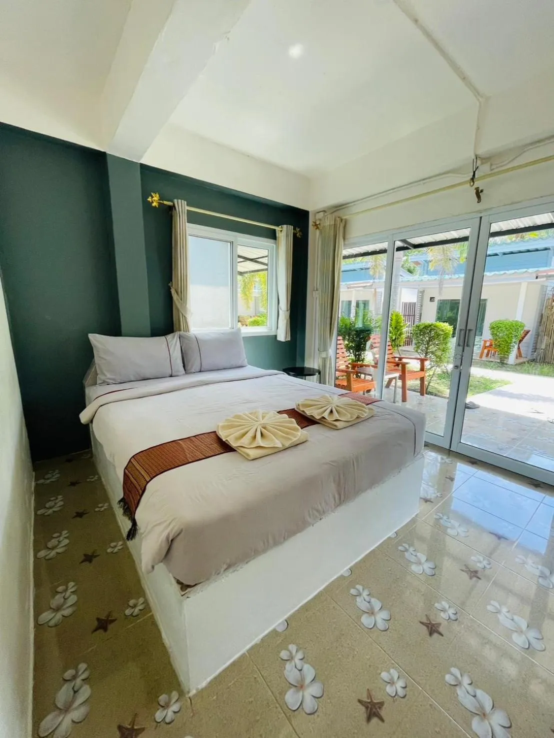 Bed in Smile Resort Koh Mook