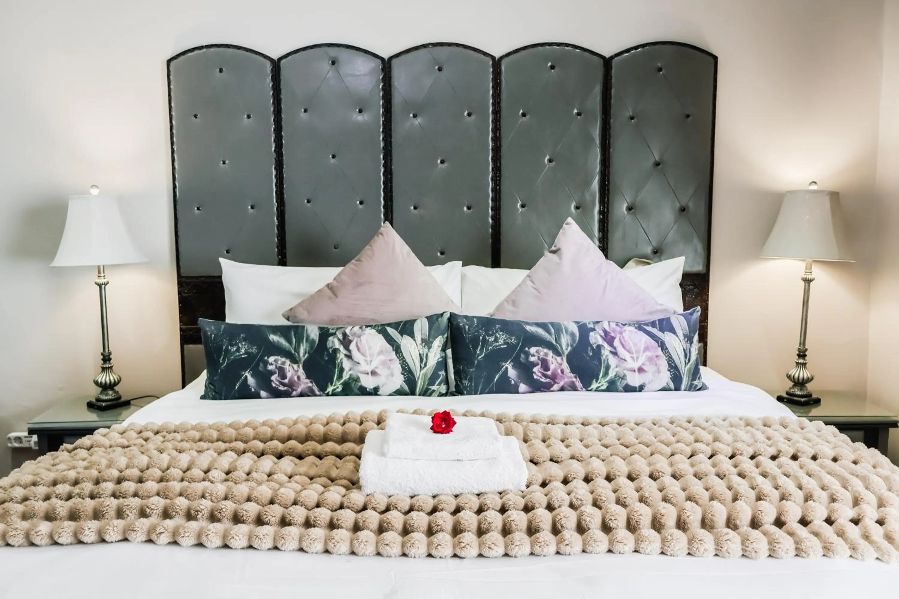 Bed in Lamon Guesthouse