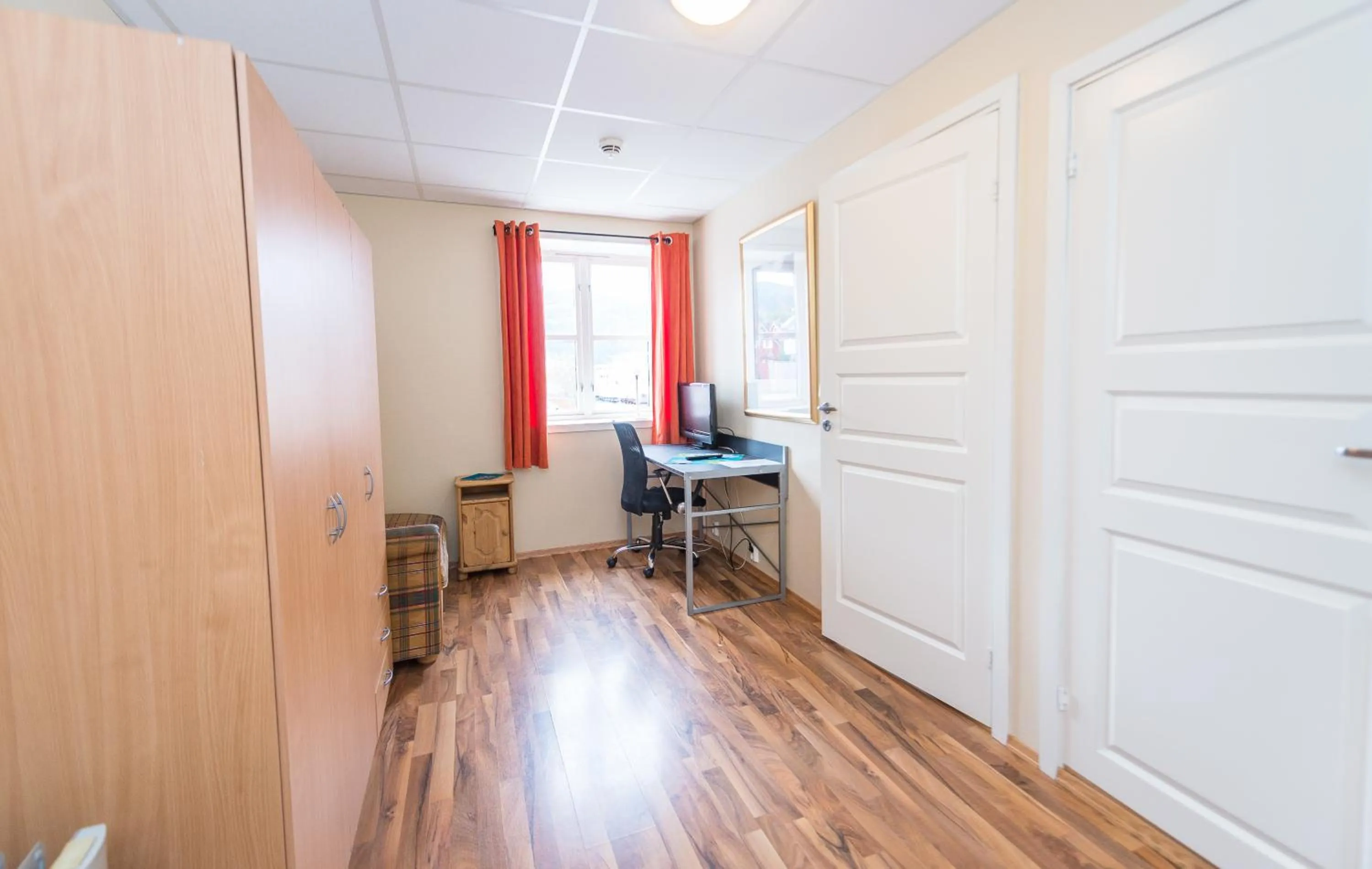 Photo of the whole room in Toranes Overnatting