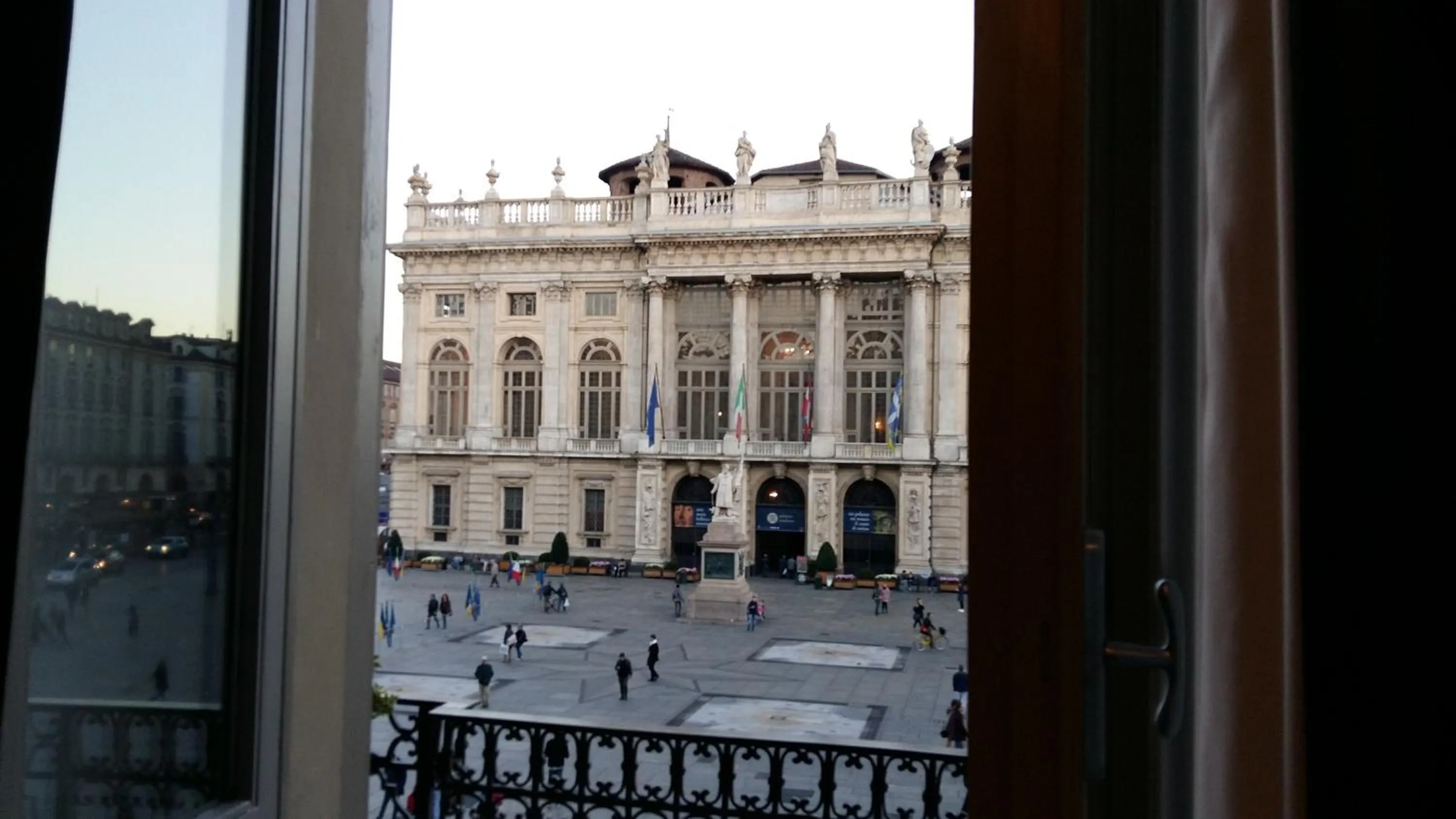 Day in Piazza Castello Suite