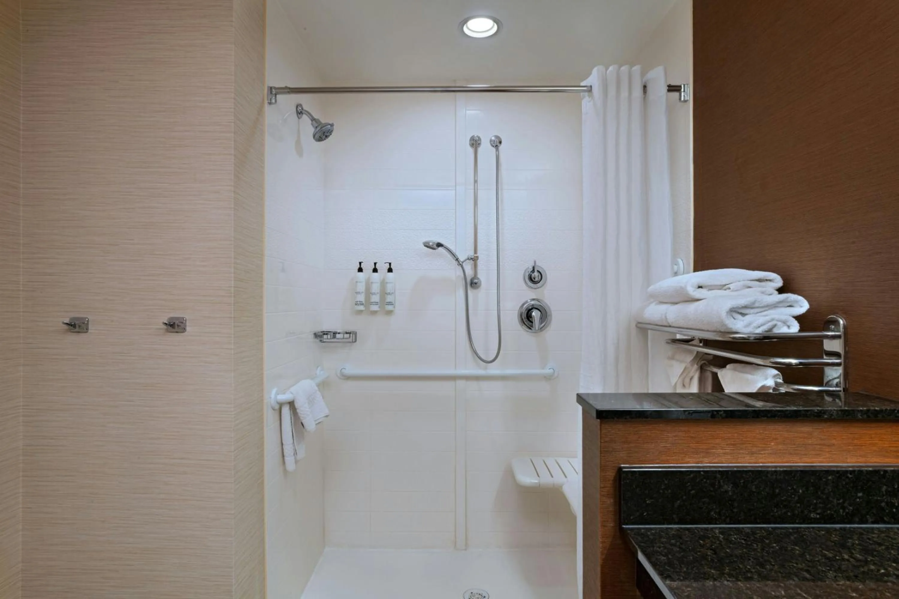 Bathroom in Fairfield Inn & Suites by Marriott Austin San Marcos