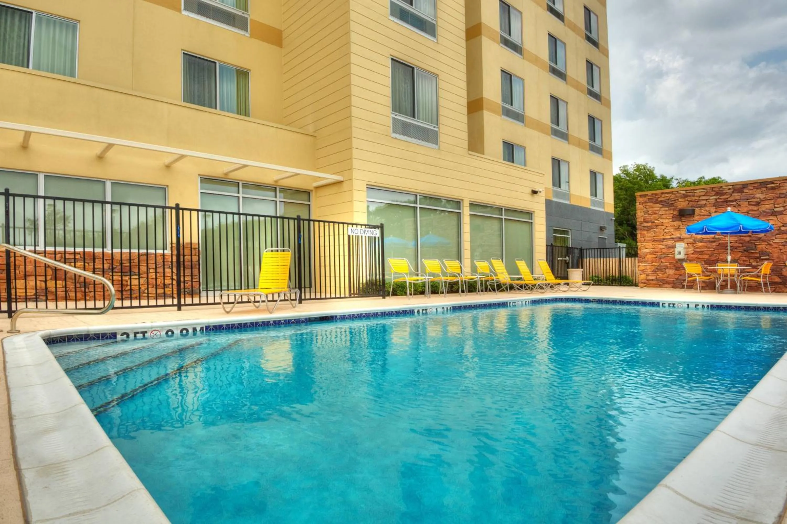 Swimming pool in Fairfield Inn & Suites by Marriott Austin San Marcos