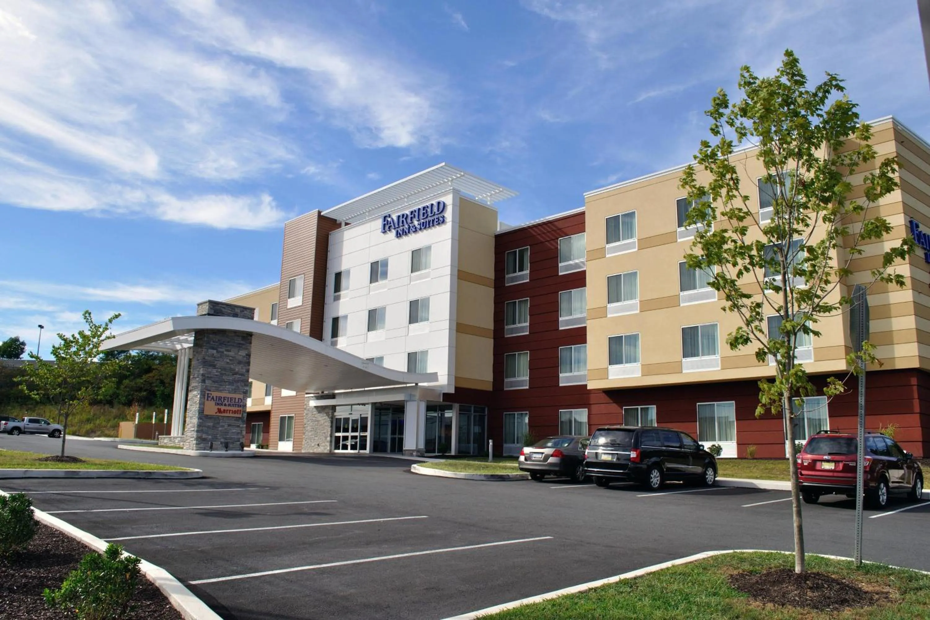 Property building in Fairfield Inn & Suites by Marriott Stroudsburg Bartonsville/Poconos