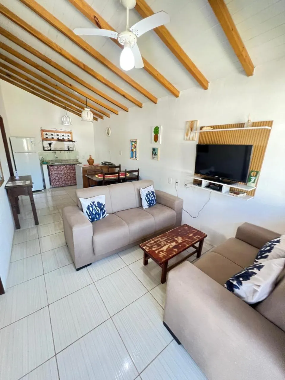 Communal lounge/ TV room in Pousada Pandoro