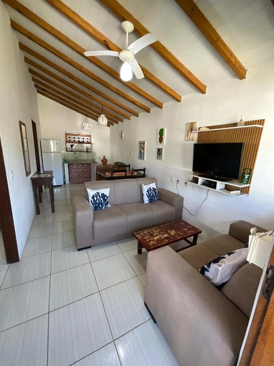 Communal lounge/ TV room in Pousada Pandoro